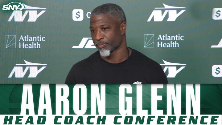 Aaron Glenn at New York Jets head coach conference.