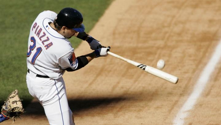 Mets acquire Mike Piazza from Marlins 26 years to the date