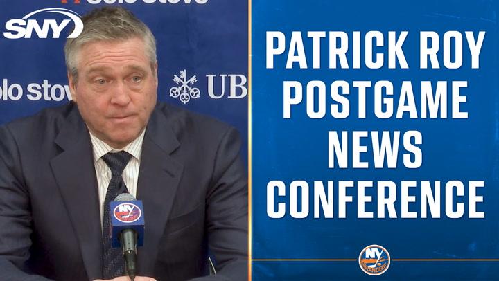 Patrick Roy discusses Islanders' poor second period in loss to Flyers at postgame conference.