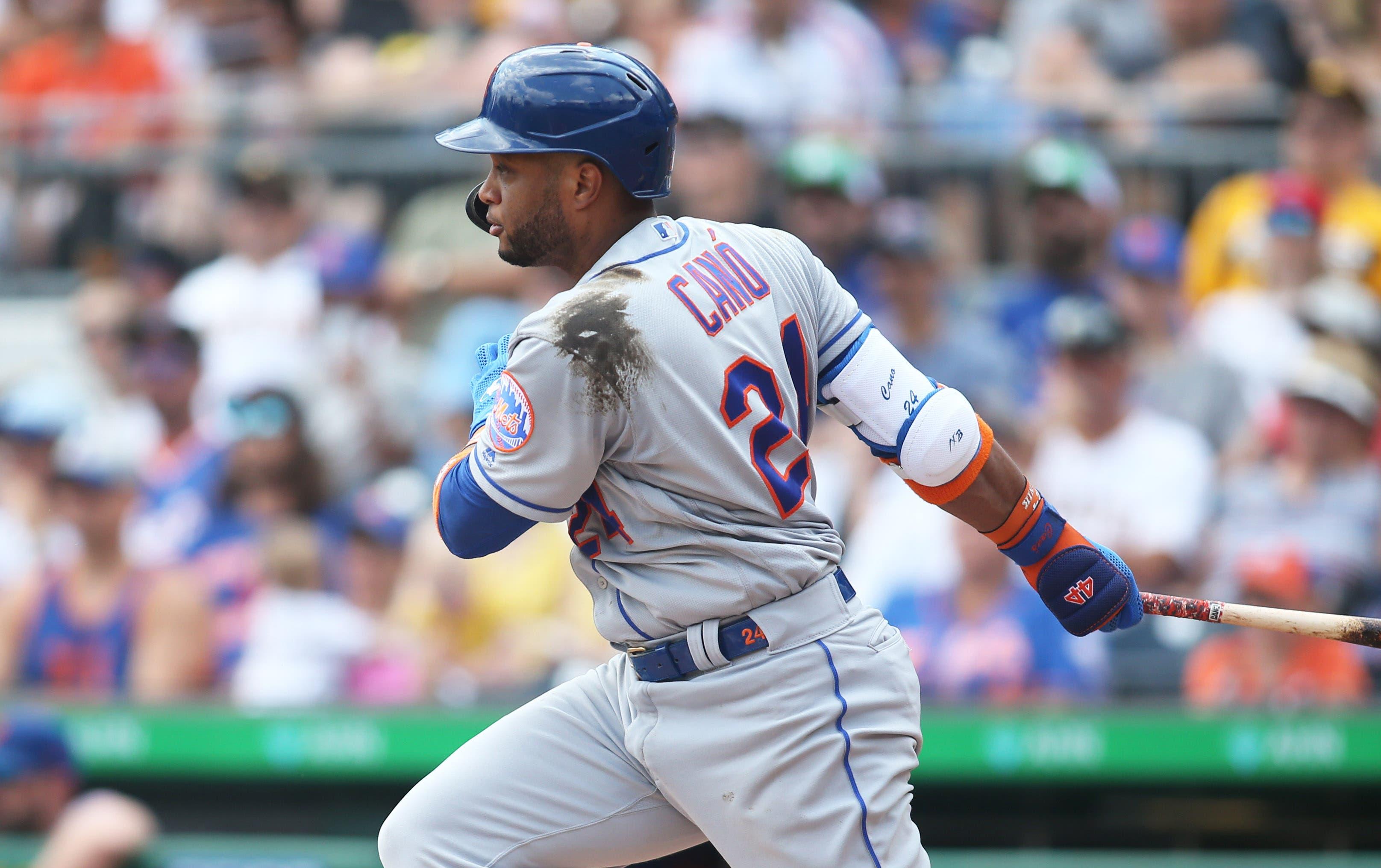 Aug 4, 2019; Pittsburgh, PA, USA; New York Mets second baseman Robinson Cano (24) hits an RBI double against the Pittsburgh Pirates during the third inning at PNC Park. Mandatory Credit: Charles LeClaire-USA TODAY Sports / Charles LeClaire