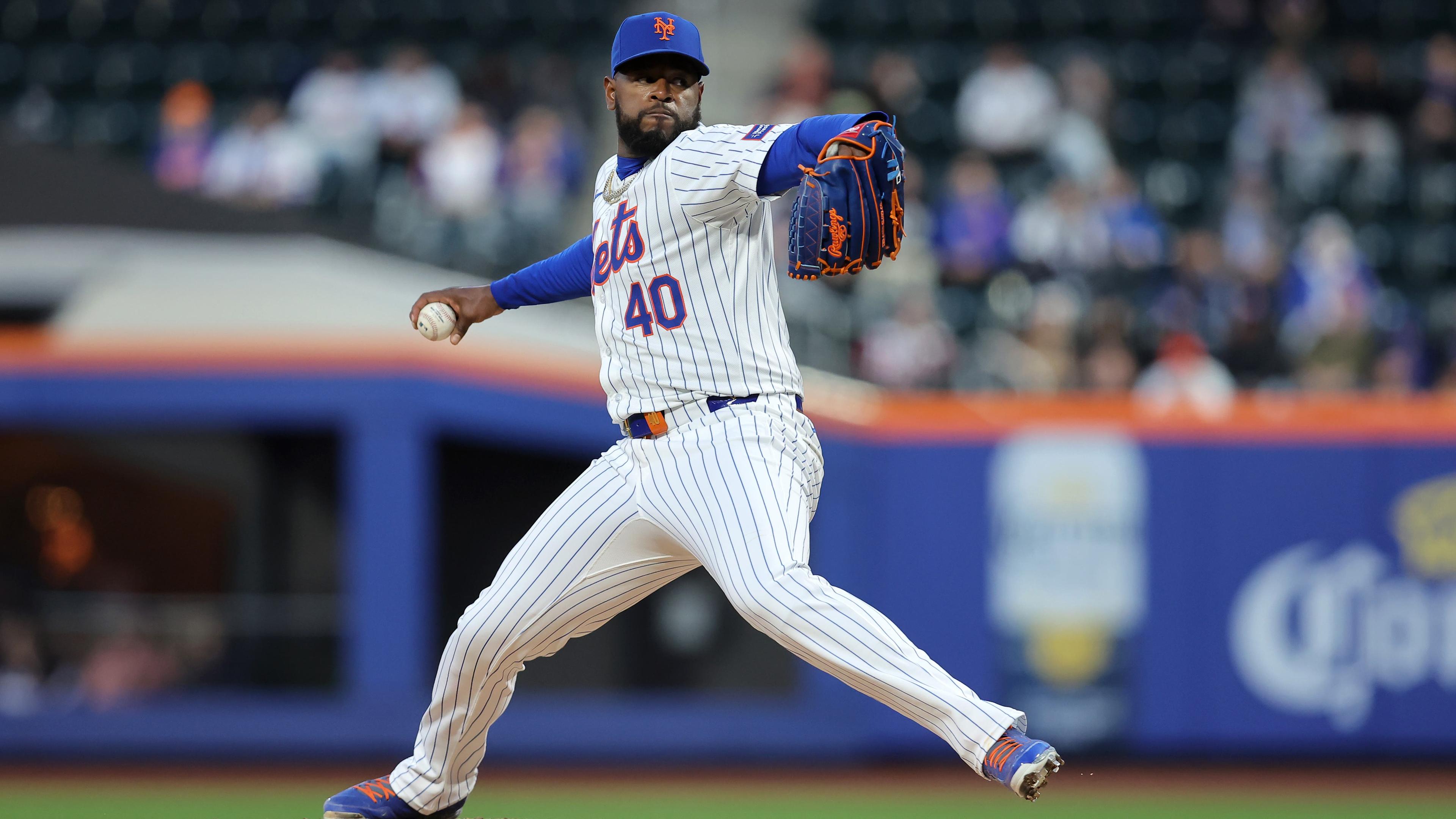 New York Mets starting pitcher Luis Severino (40) pitches against the Kansas City Royals during the second inning at Citi Field. / Brad Penner-USA TODAY Sports