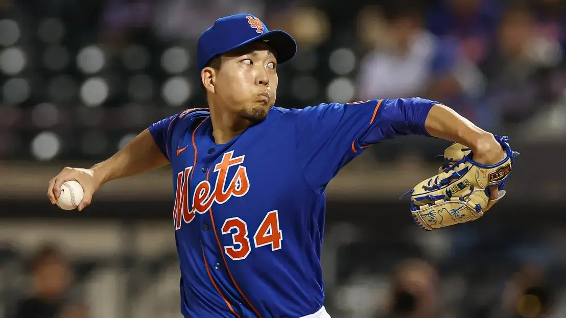 Sep 27, 2023; New York, NY, USA; New York Mets starting pitcher Kodai Senga (34) delivers a pitch during the first inning against the Miami Marlins at Citi Field. / Vincent Carchietta-USA TODAY Sports