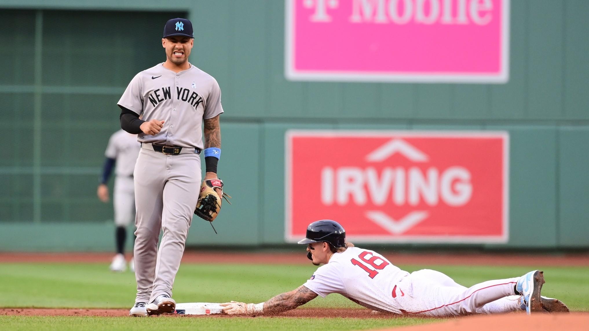 Boston Red Sox left fielder Jarren Duran (16) steals second base during the first inning against the New York Yankees at Fenway Park. / Eric Canha-USA TODAY Sports