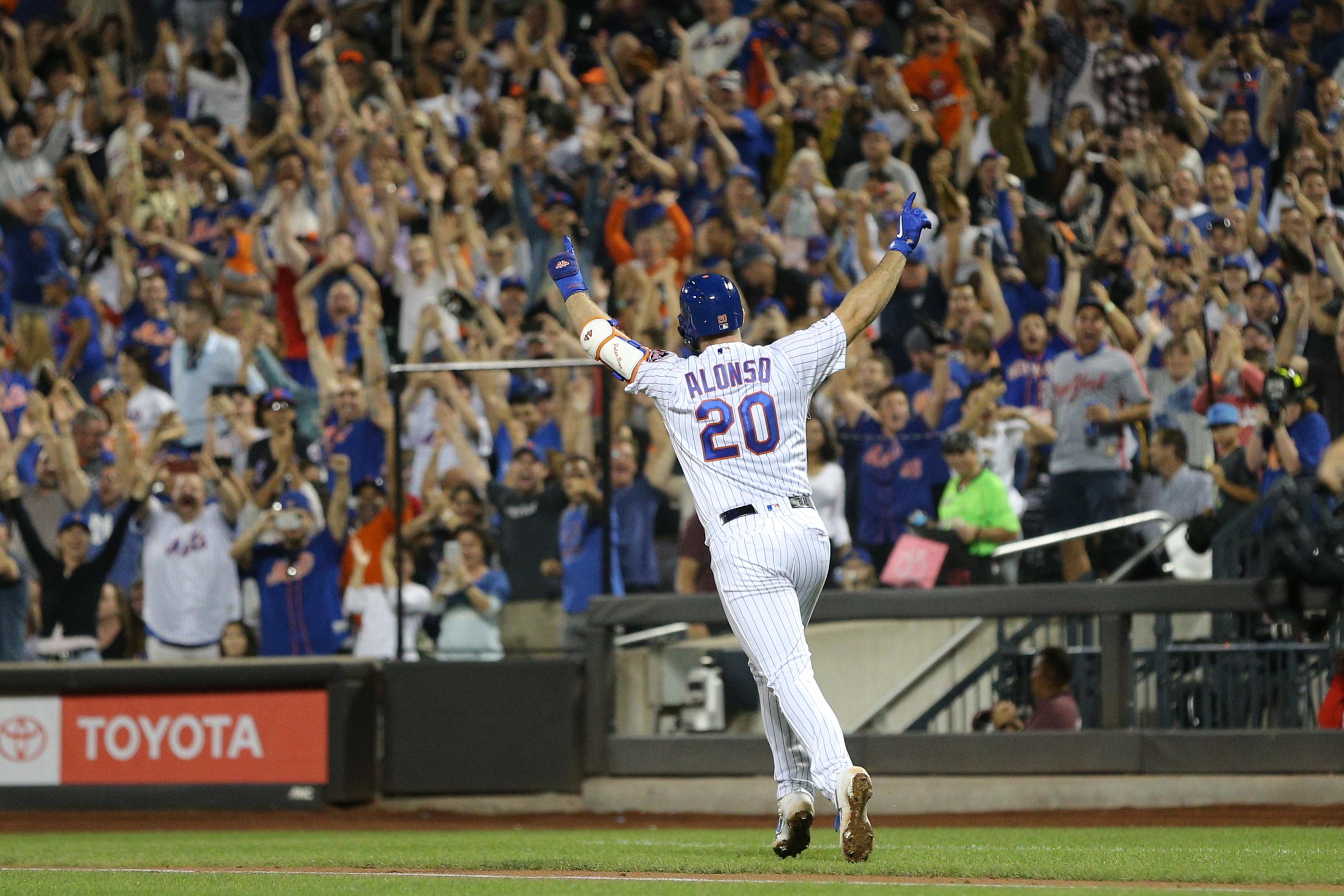 Mets' Pete Alonso breaks all-time rookie record with his 53rd home run of the season