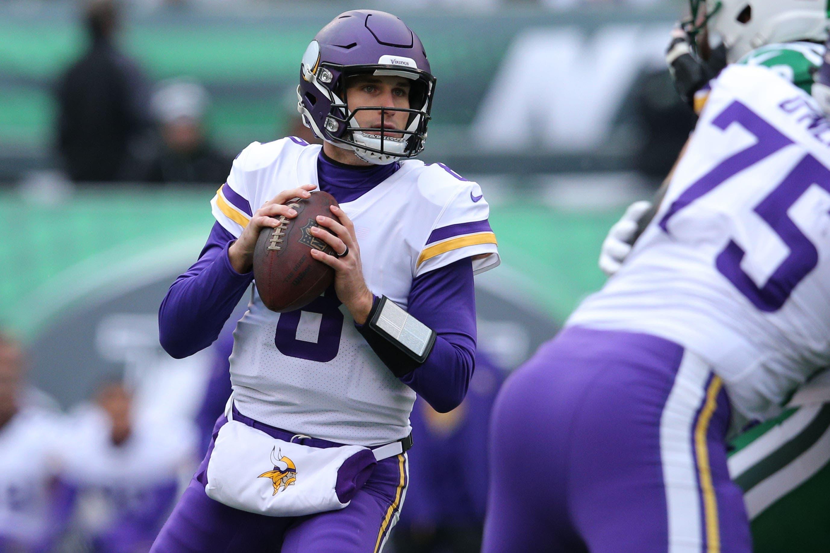 Minnesota Vikings quarterback Kirk Cousins drops back to pass against the New York Jets during the first quarter at MetLife Stadium. / Brad Penner/USA TODAY Sports