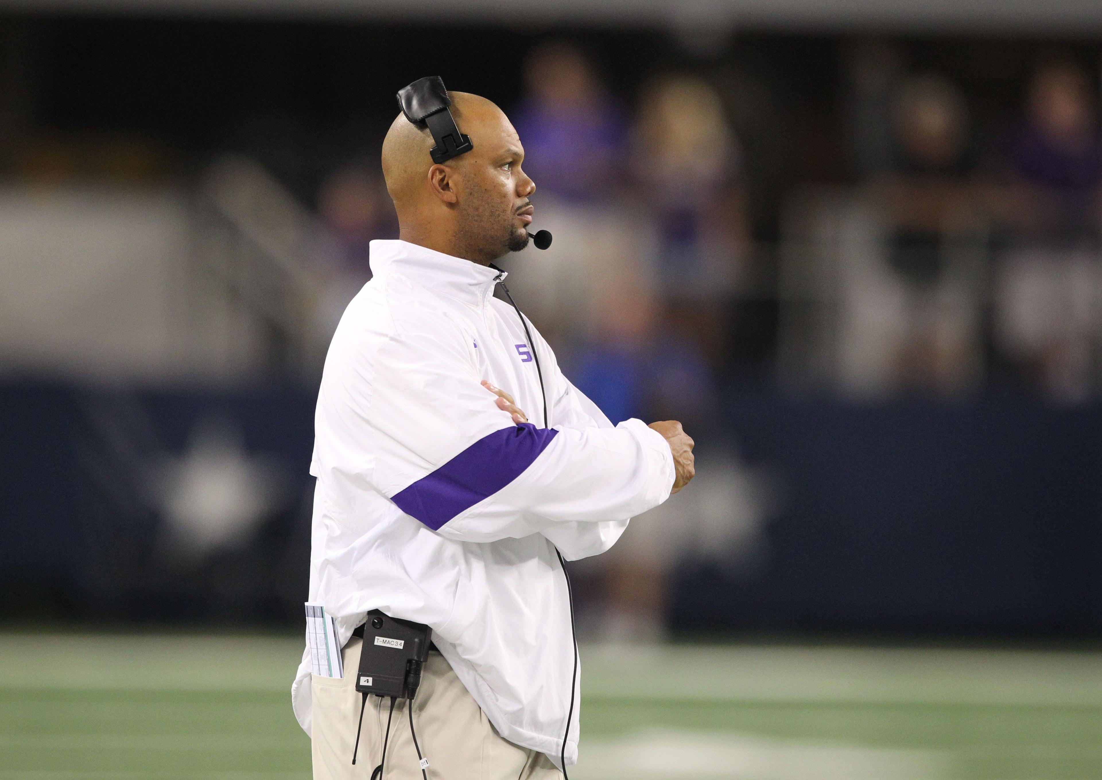 Sep 3, 2011; Arlington, TX, USA; LSU Tigers head coach Les Miles on the sidelines against the Oregon Ducks at Cowboys Stadium. Mandatory Credit: Matthew Emmons-US PRESSWIRE / Matthew Emmons-US PRESSWIRE