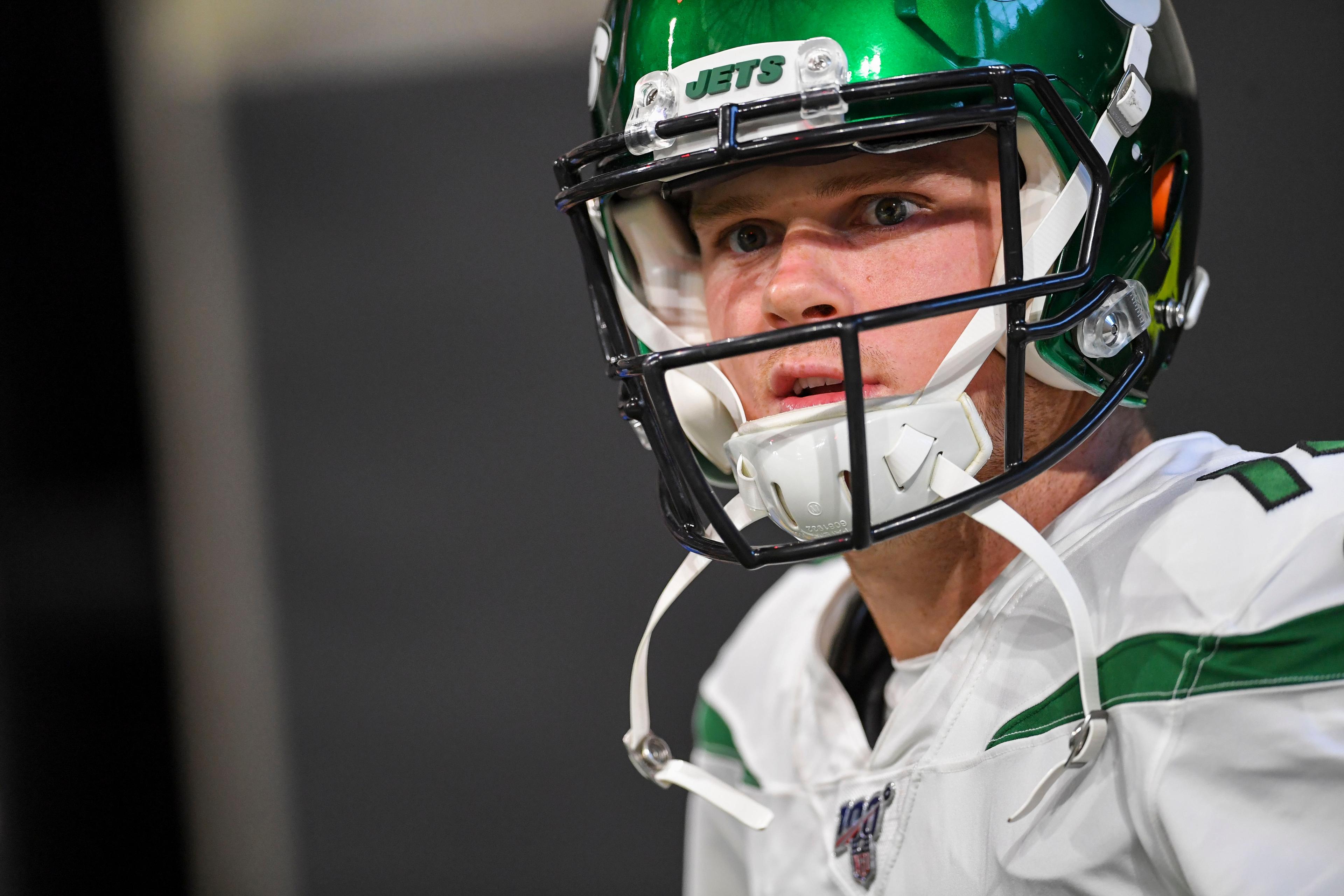 Oddsmakers: Over/unders for Jets' Sam Darnold