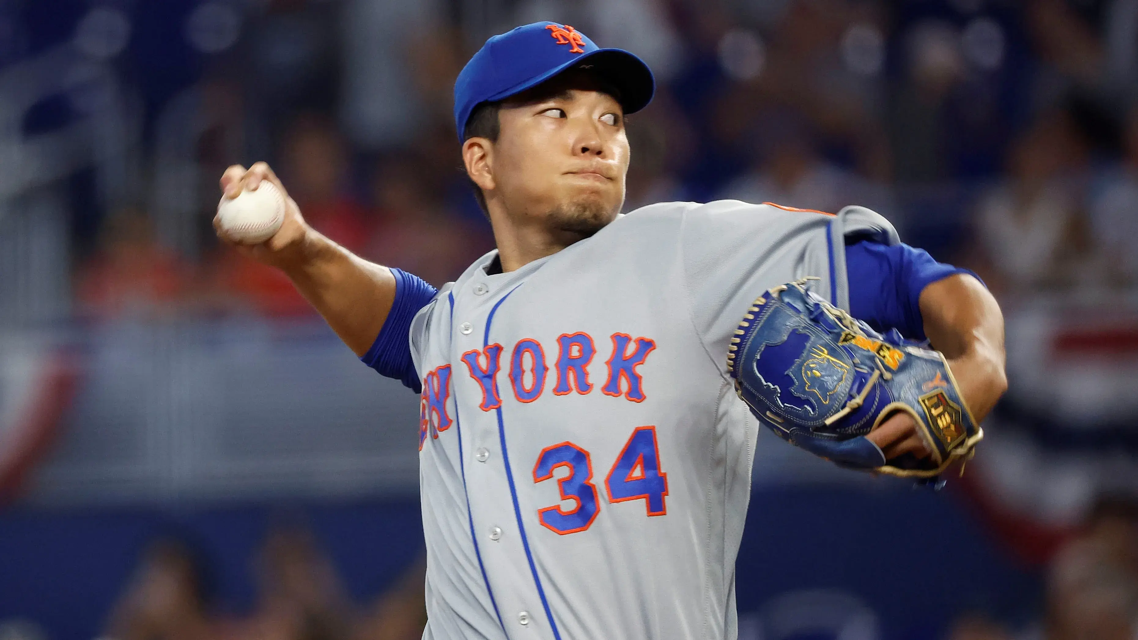 Apr 2, 2023; Miami, Florida, USA; New York Mets starting pitcher Kodai Senga (34) pitches against the Miami Marlins in the first inning at loanDepot Park. Mandatory Credit: Rhona Wise-USA TODAY Sports / © Rhona Wise-USA TODAY Sports