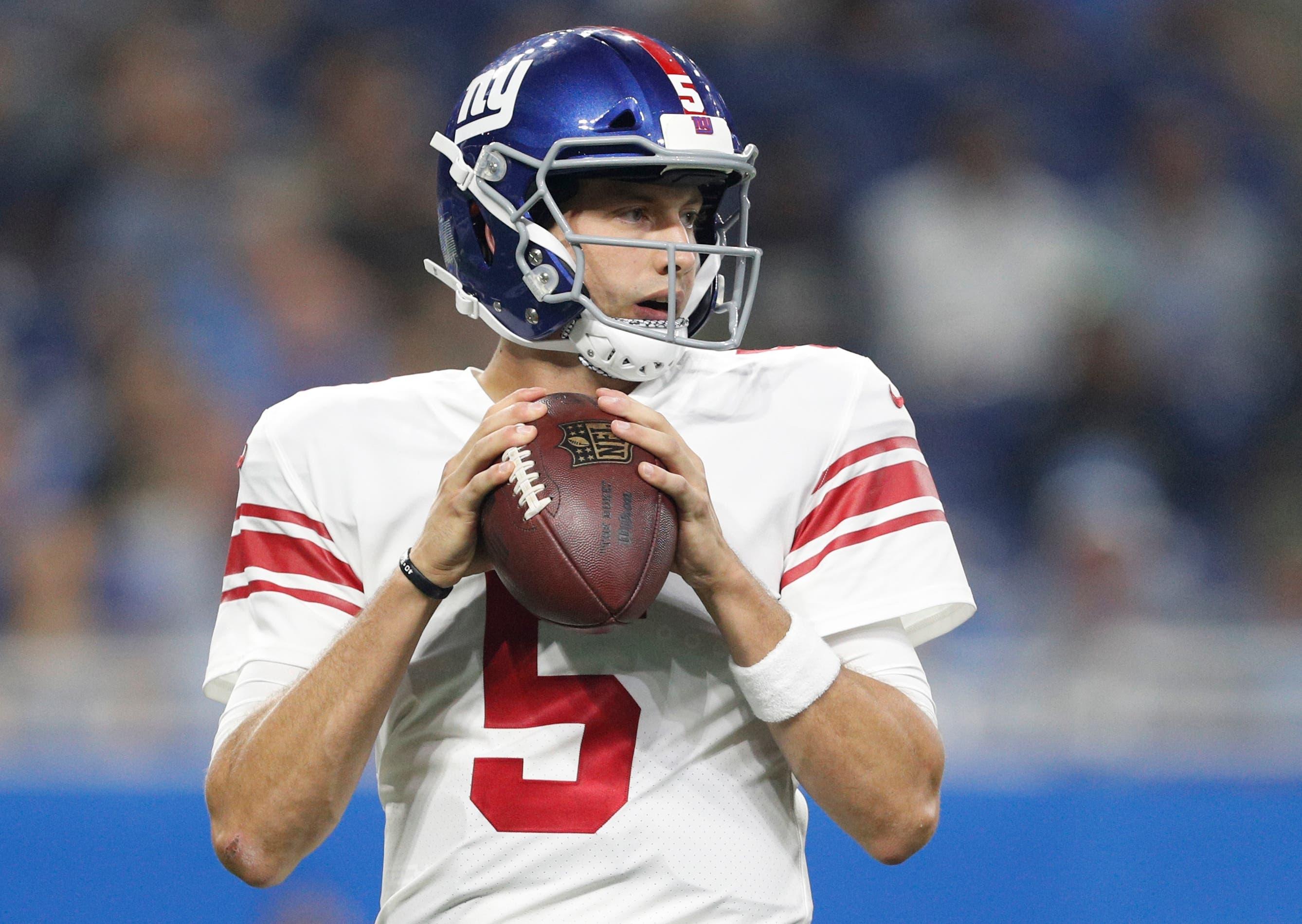 Aug 17, 2018; Detroit, MI, USA; New York Giants quarterback Davis Webb (5) looks for an open man during the first quarter against the Detroit Lions at Ford Field. Mandatory Credit: Raj Mehta-USA TODAY Sports / Raj Mehta