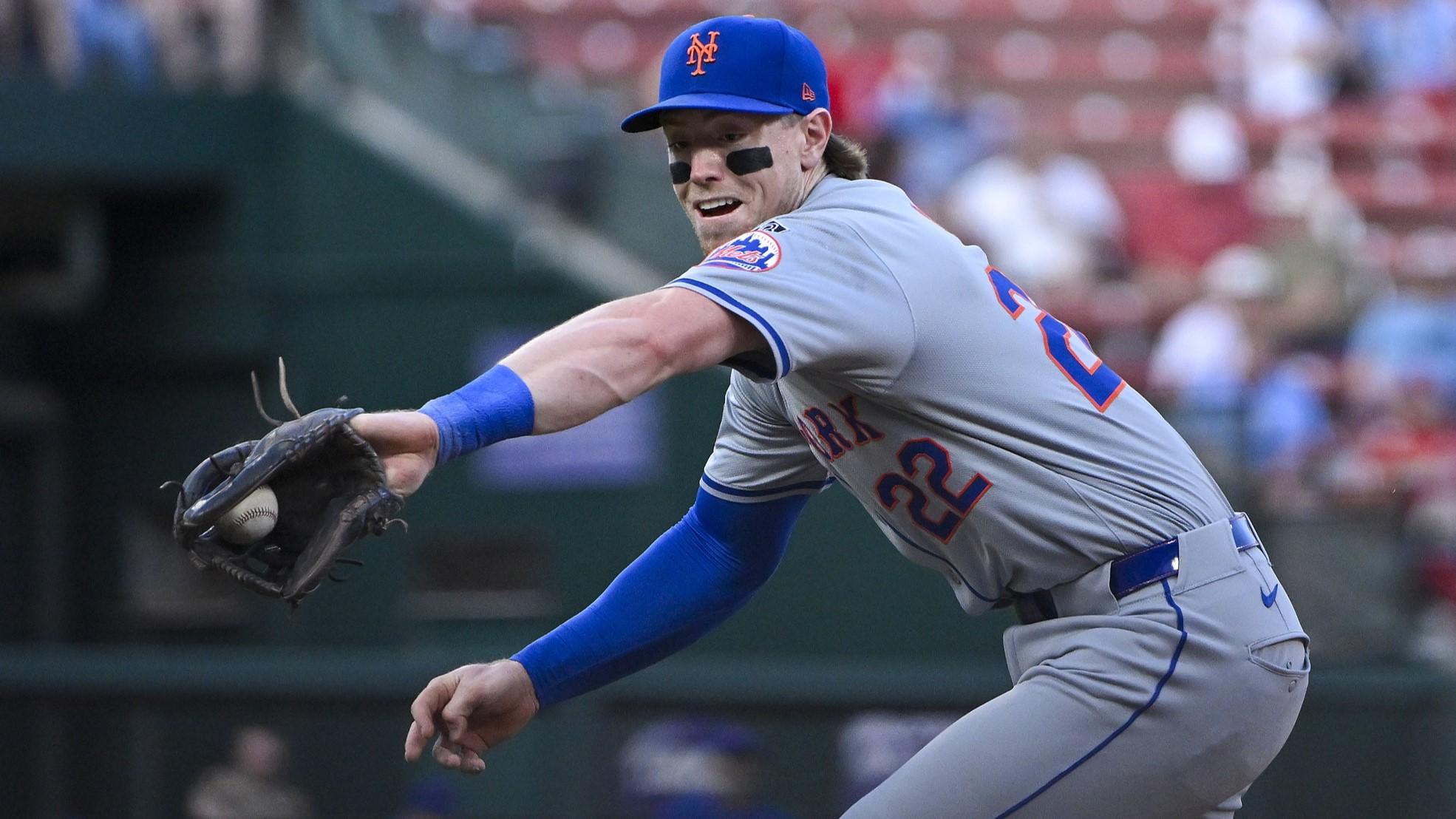 May 6, 2024; St. Louis, Missouri, USA; New York Mets third baseman Brett Baty (22) fields a ground ball against the St. Louis Cardinals during the first inning at Busch Stadium. / Jeff Curry-USA TODAY Sports