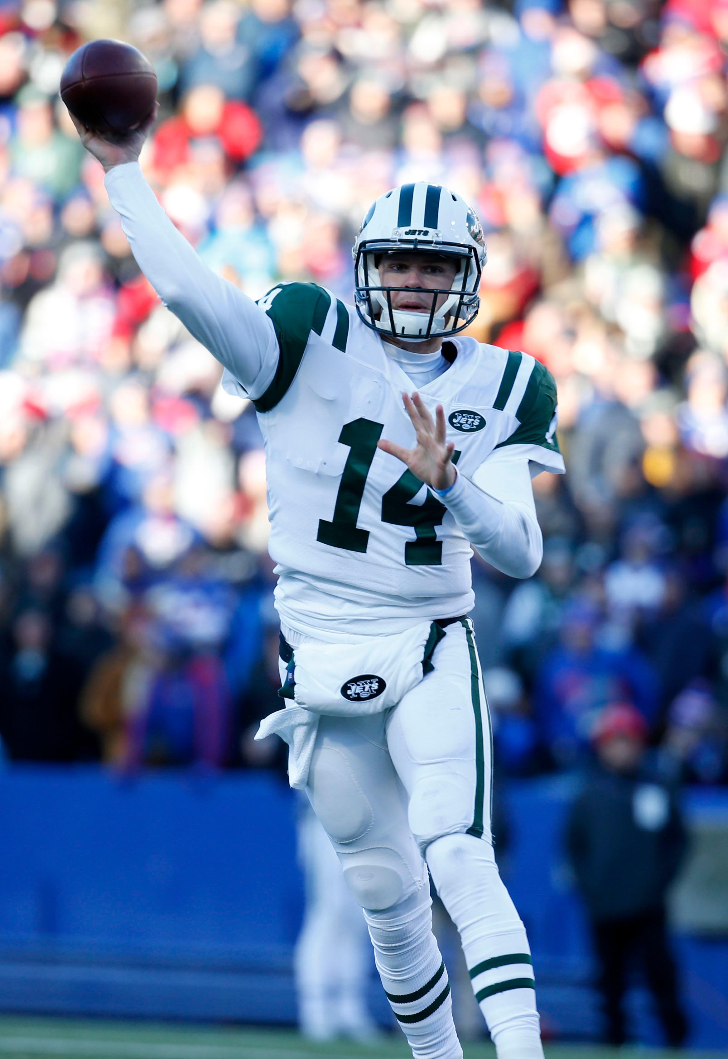 New York Jets quarterback Sam Darnold throws a pass during the second half against the Buffalo Bills at New Era Field.