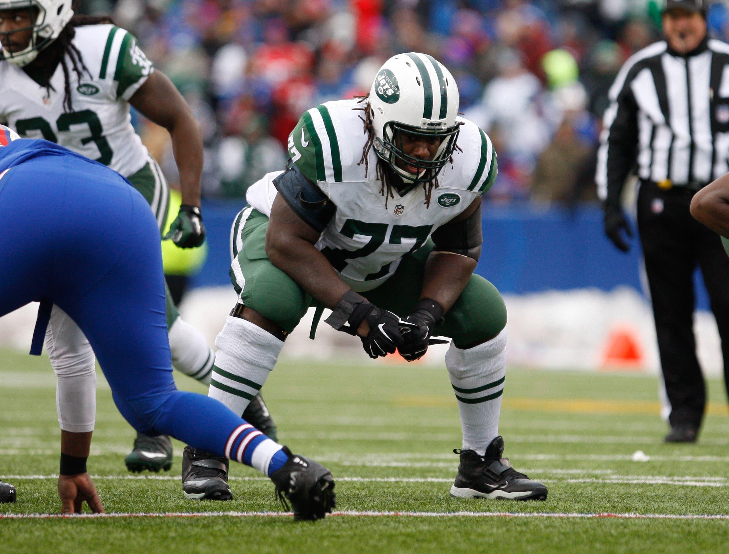 New York Jets guard James Carpenter against the Buffalo Bills at Ralph Wilson Stadium. / Timothy T. Ludwig/USA Today Sports Images