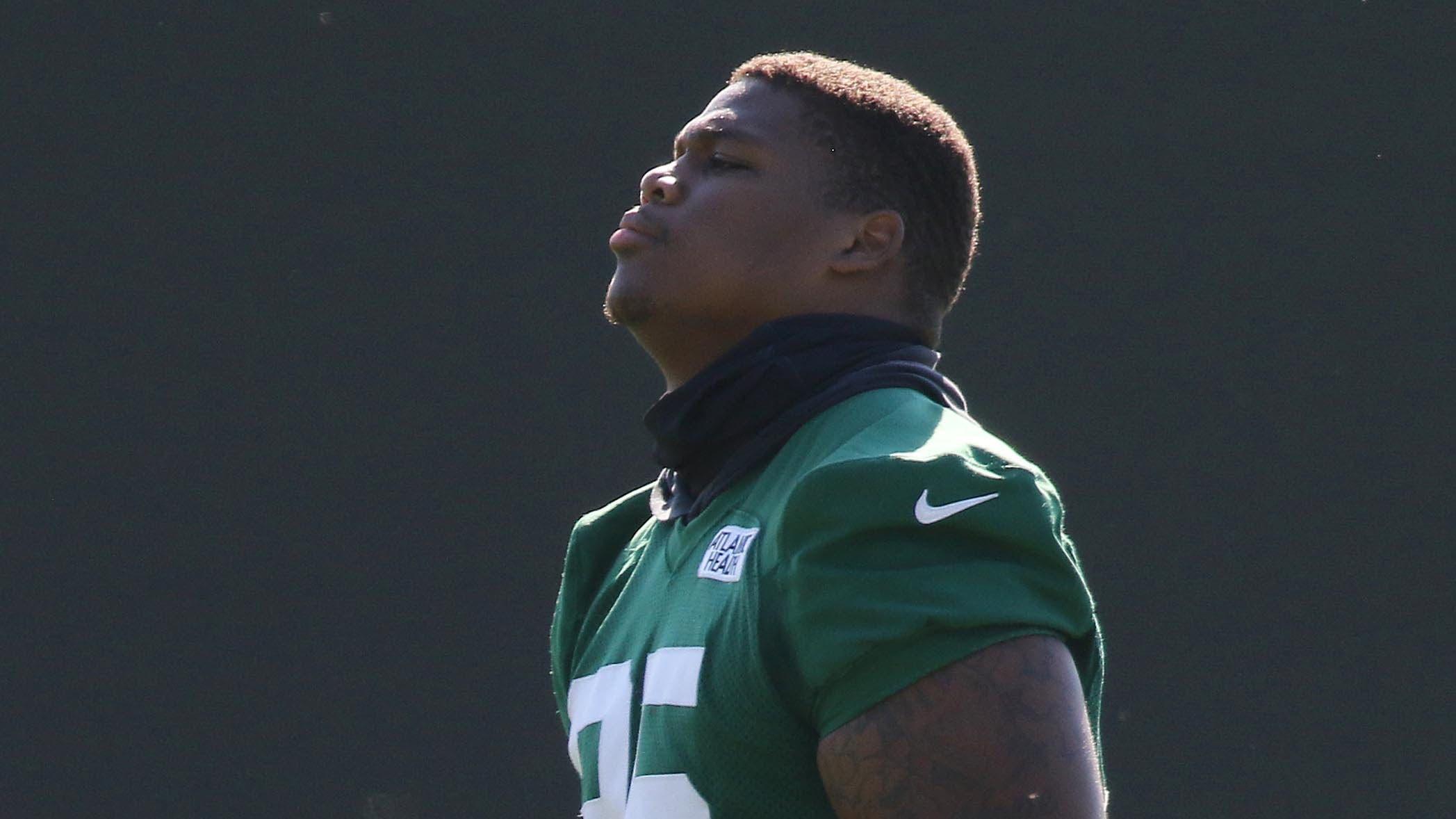 Quinnen Williams jogs during practice / USA TODAY