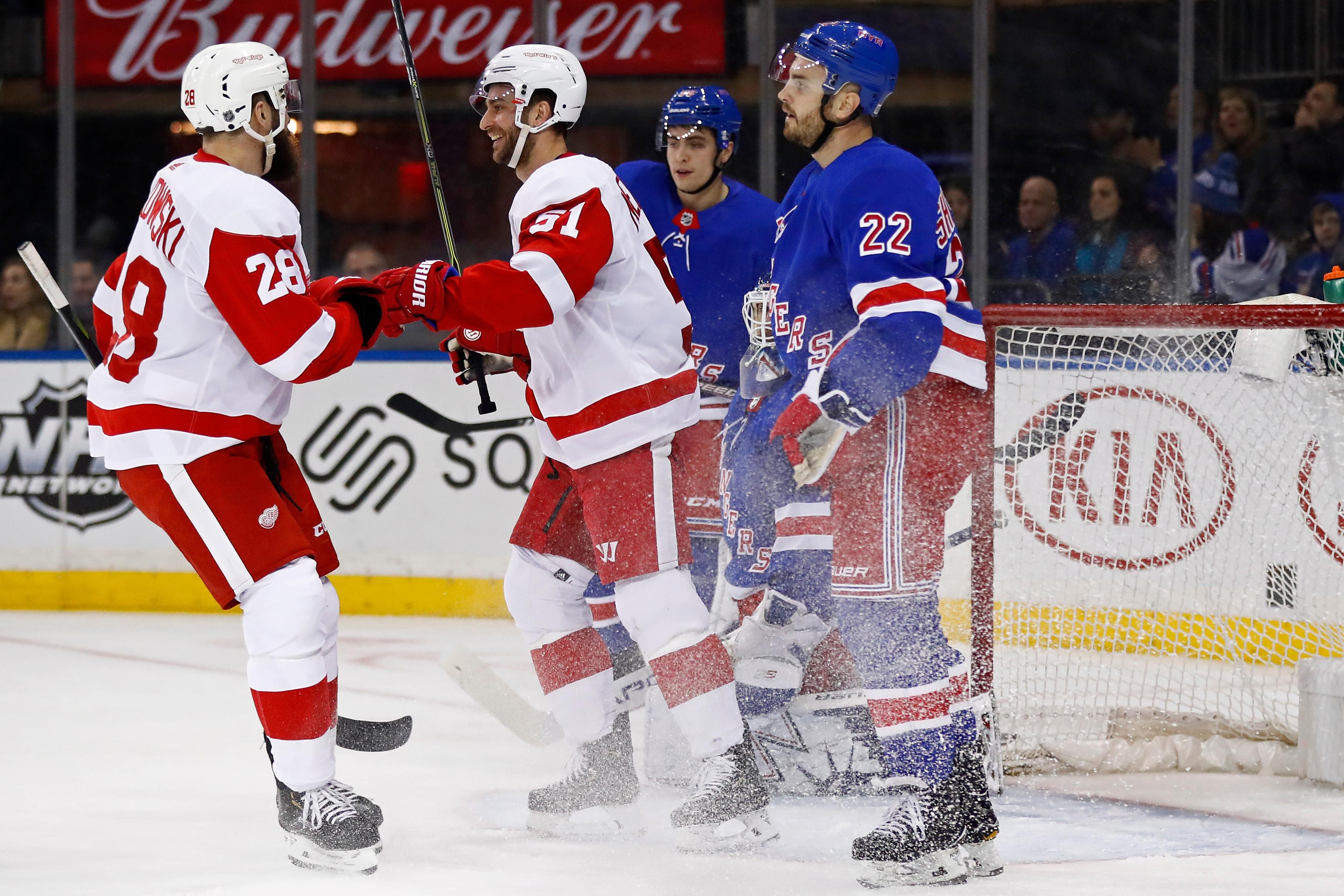 Rangers drop fifth straight in 3-2 loss to Red Wings