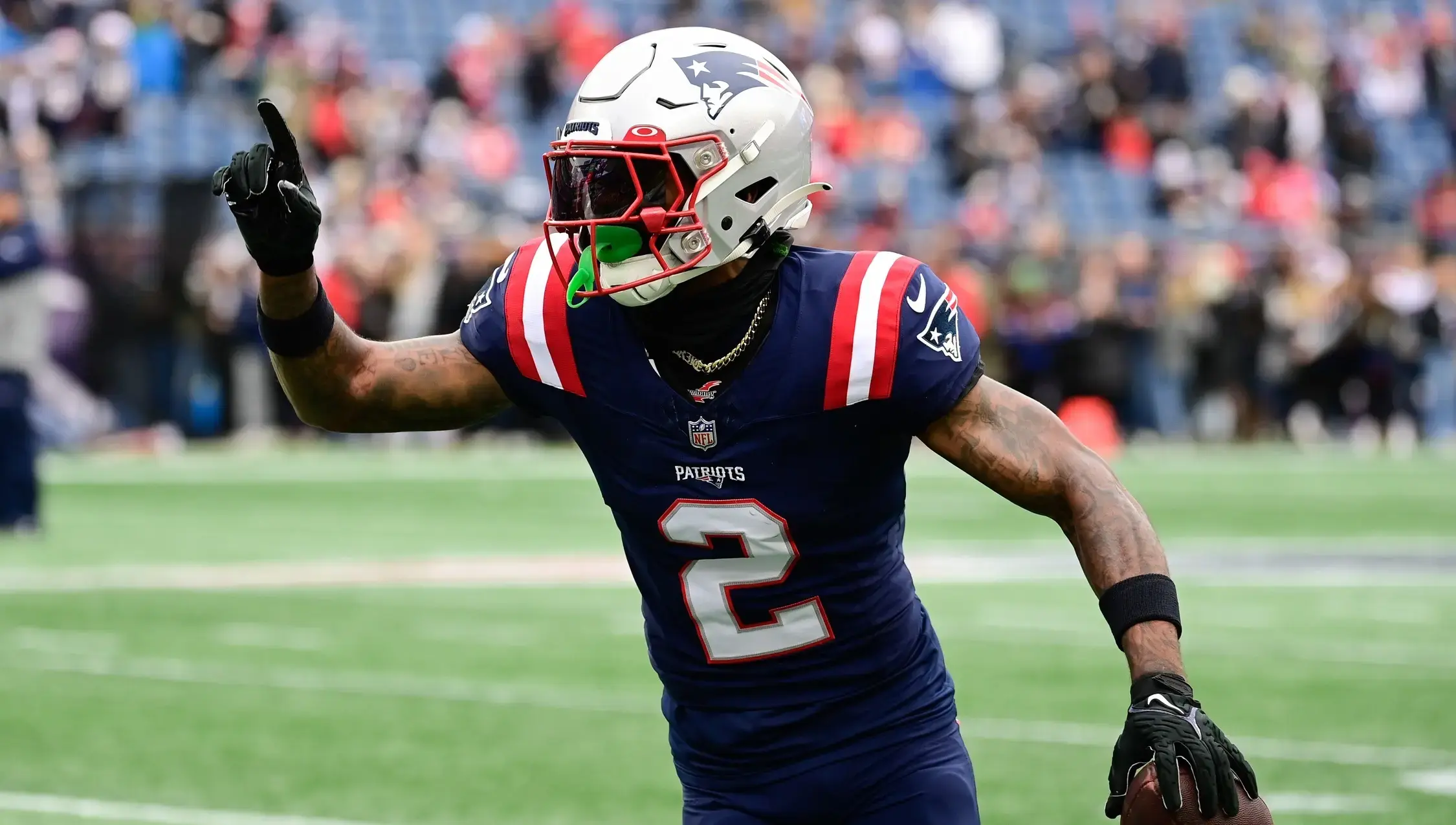 New England Patriots cornerback Jalen Mills (2) warms up before a game against the Kansas City Chiefs at Gillette Stadium. / Eric Canha-USA TODAY Sports