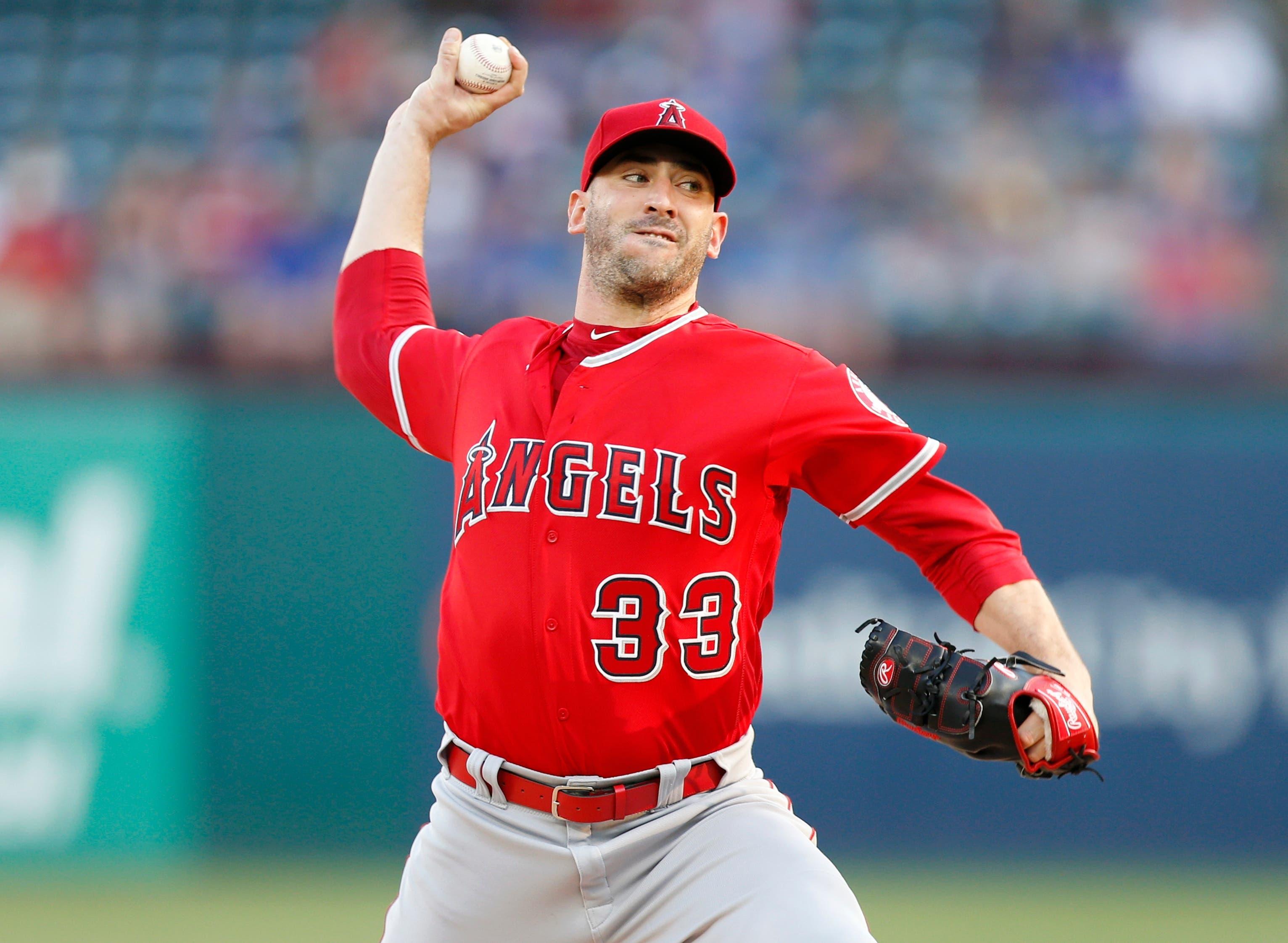 Los Angeles Angels starting pitcher Matt Harvey delivers a pitch to the Texas Rangers during the first inning of a baseball game at Globe Life Park in Arlington. / Jim Cowsert/USA TODAY Sports