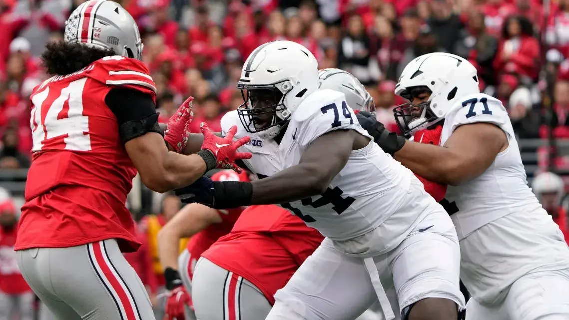 Penn State offensive lineman Olumuyiwa Fashanu / Kyle Robertson/Columbus Dispatch / USA TODAY NETWORK