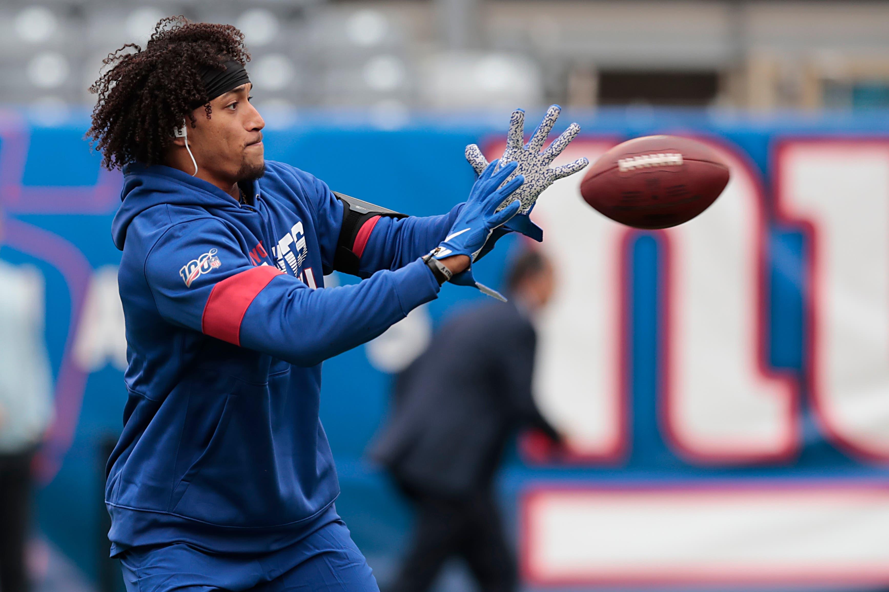 Oct 20, 2019; East Rutherford, NJ, USA; New York Giants tight end Evan Engram (88) warms up before his game against the Arizona Cardinals at MetLife Stadium. Mandatory Credit: Vincent Carchietta-USA TODAY Sports / Vincent Carchietta