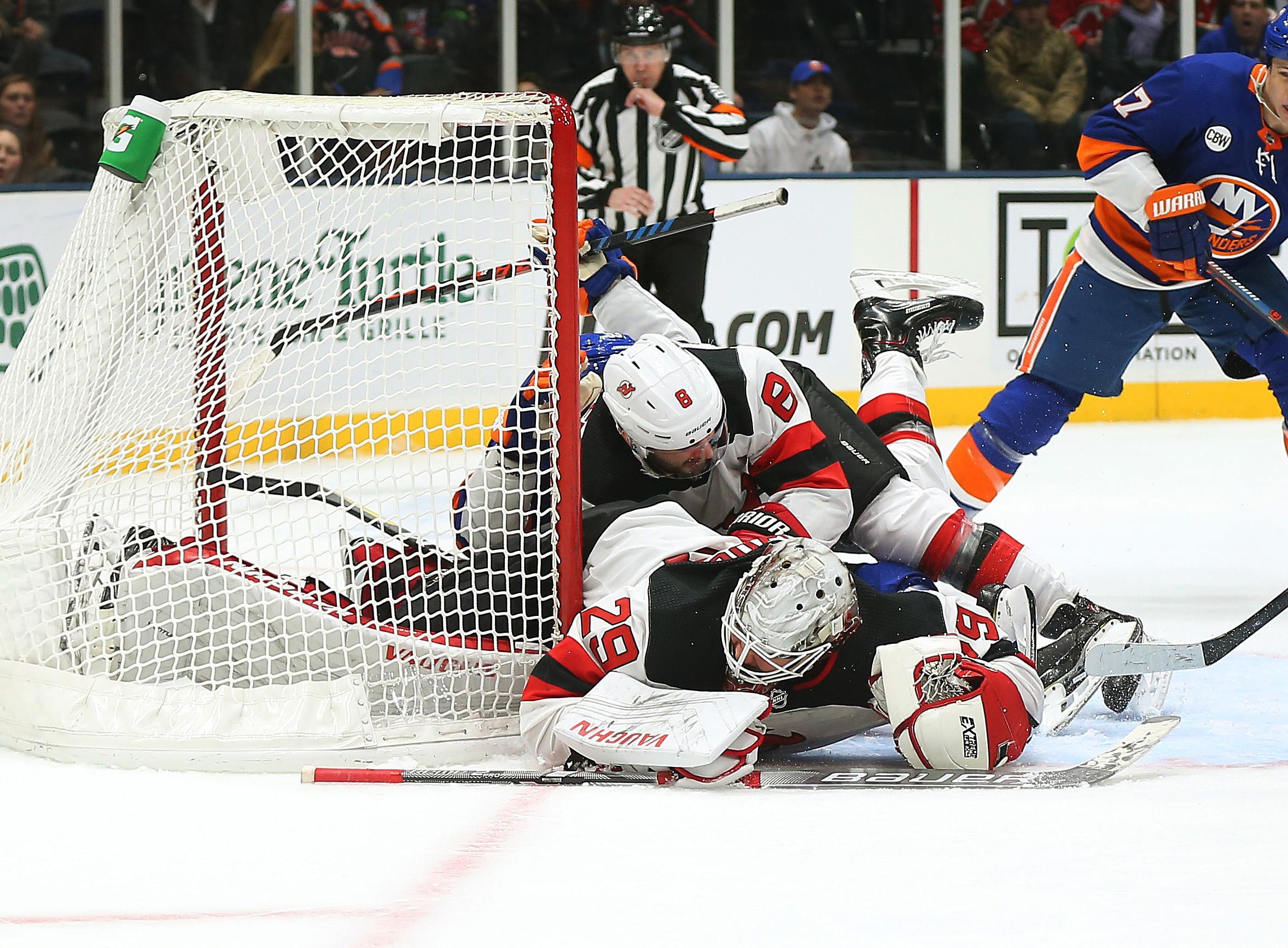 Devils fall behind early for second straight game, lose 4-1 to Islanders