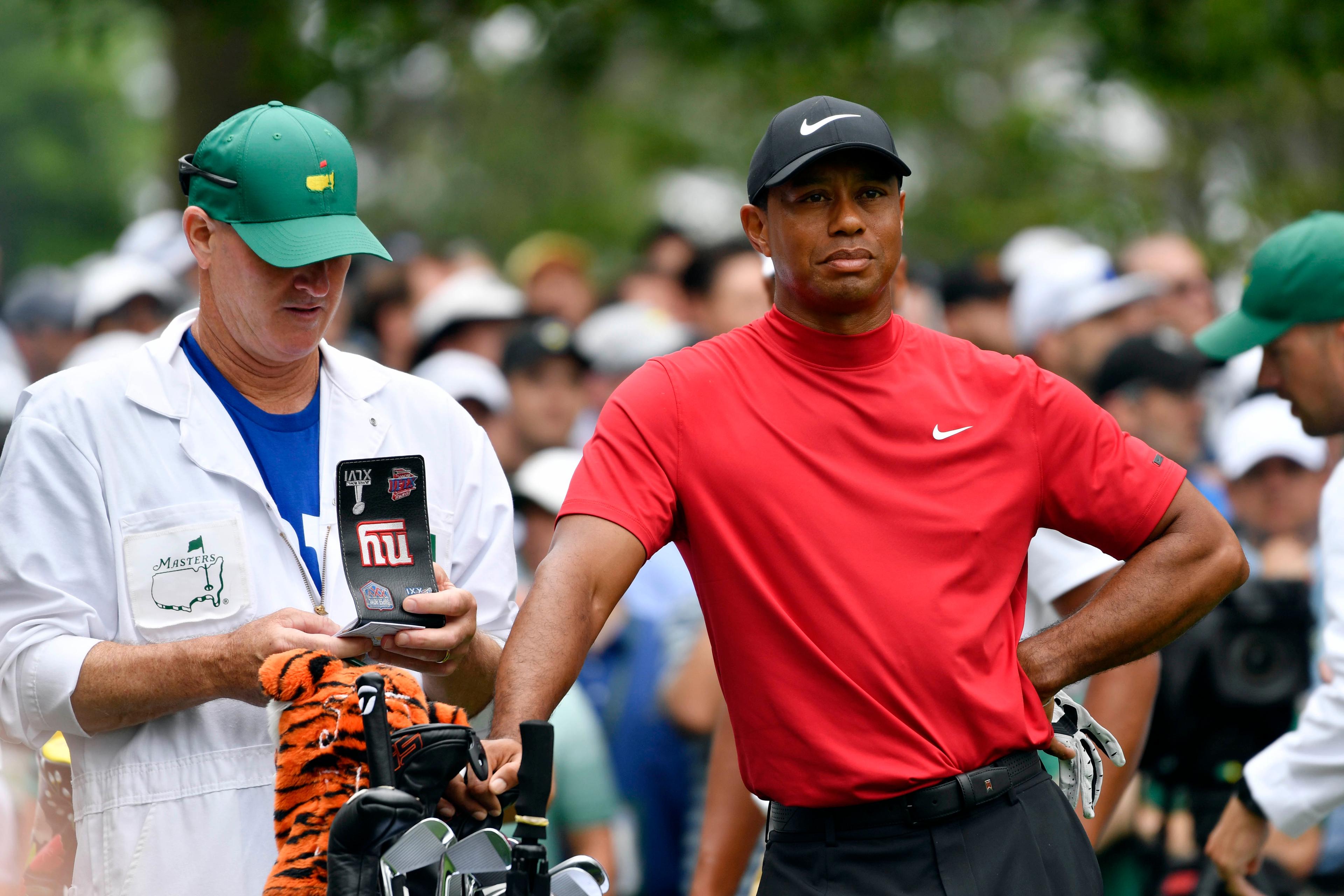 SEE IT: Tiger Woods' caddy reps Giants, Saquon Barkley during Masters win