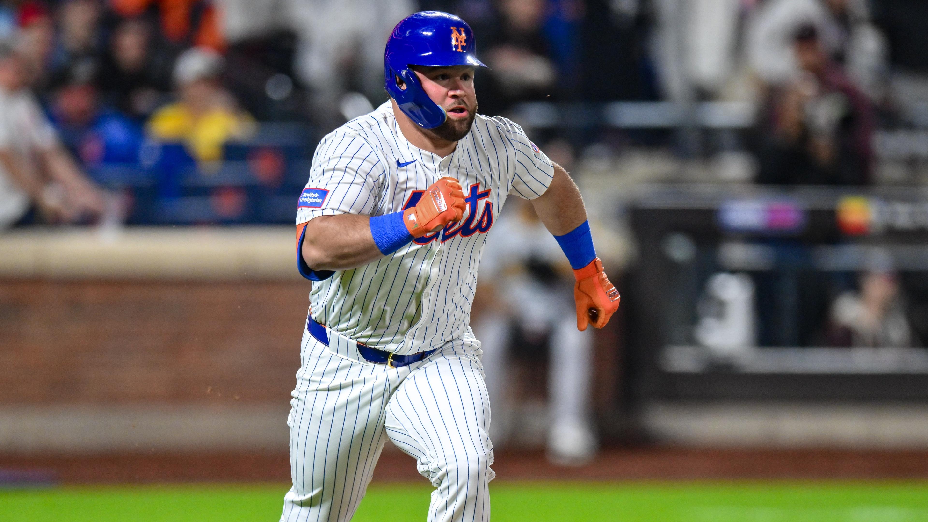 New York Mets outfielder DJ Stewart rounds the bases after hitting a two RBI double against the Pittsburgh Pirates during the sixth inning at Citi Field / John Jones - USA TODAY Sports