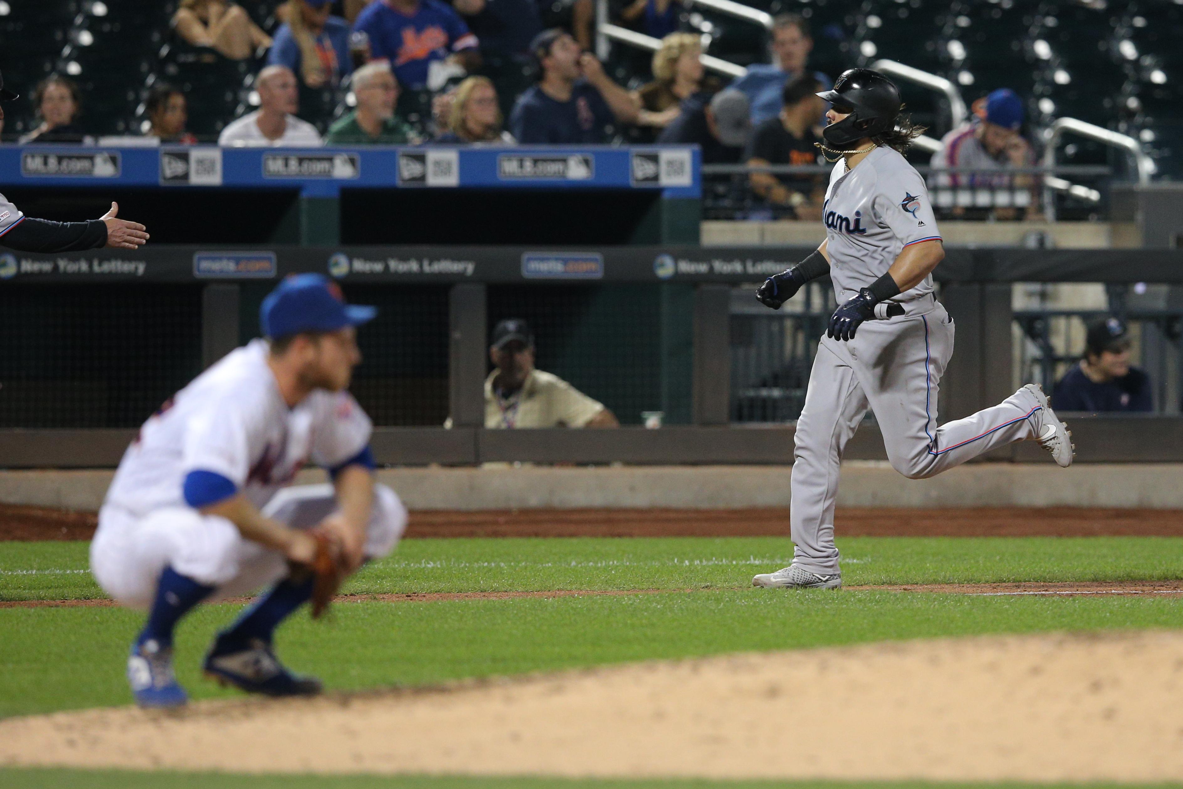 Mets running out of time for Wild Card after series-opening Marlins loss