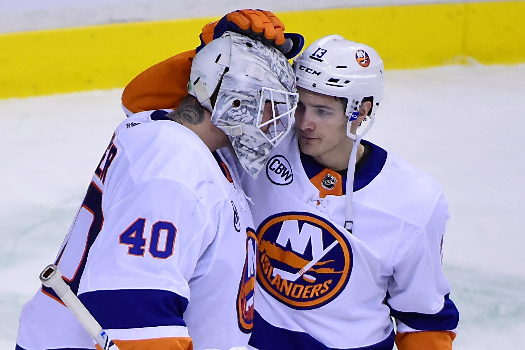 Lehner records 36 saves in Islanders' 4-0 win over Canucks