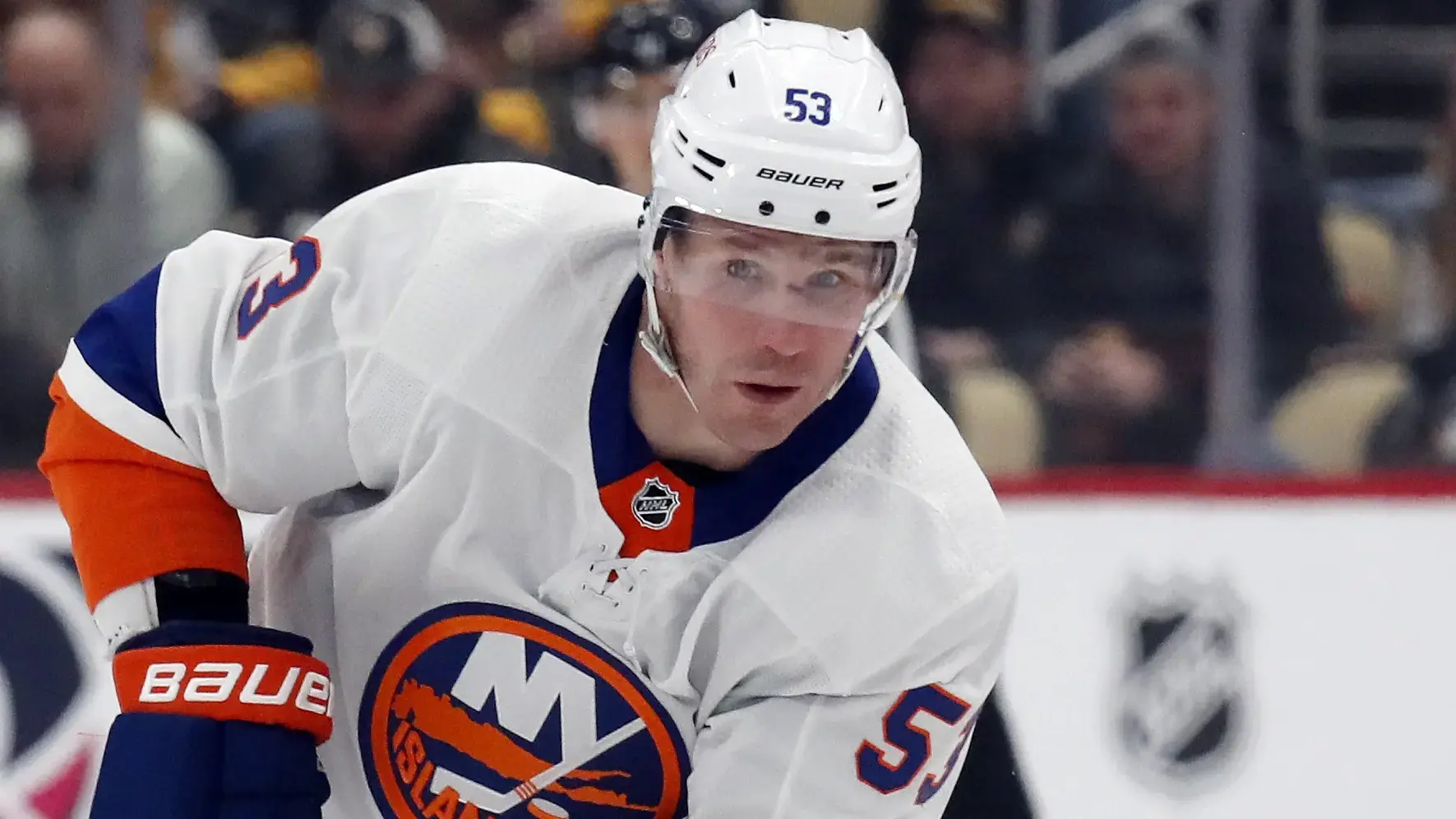 New York Islanders center Casey Cizikas (53) moves the puck up ice. / © Charles LeClaire-USA TODAY Sports