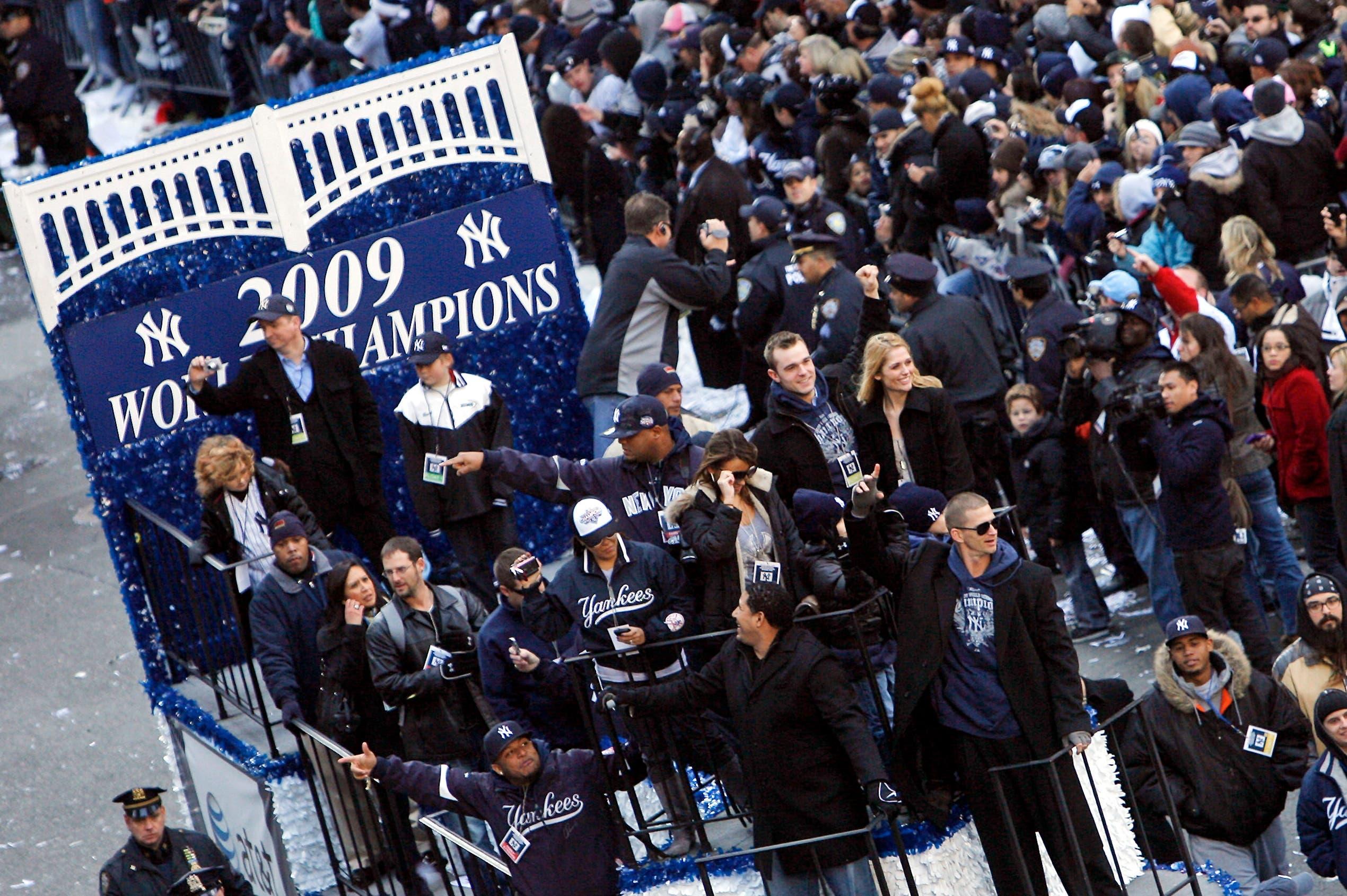 The World Series champion New York Yankees receive a ticker tape parade in Lower Manhattan through the "Canyon of Heroes" Friday, Nov. 6, 2009 in New York.  The Yankees defeated the Philadelphia Phillies Wednesday to take the series 4-2.  (AP Photo/Jason DeCrow) / Jason DeCrow