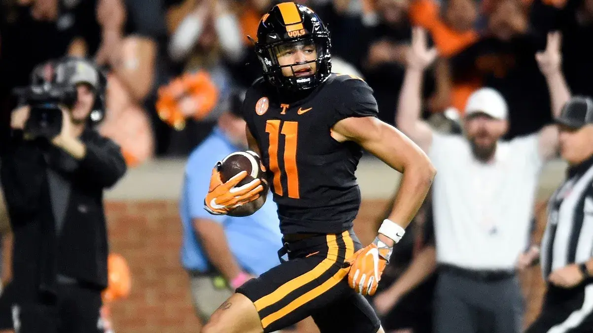 Tennessee wide receiver Jalin Hyatt (11) looks back as he runs the ball in to score a touchdown during the NCAA college football game against Kentucky on Saturday, October 29, 2022 in Knoxville, Tenn. / Jamar Coach/News Sentinel / USA TODAY NETWORK