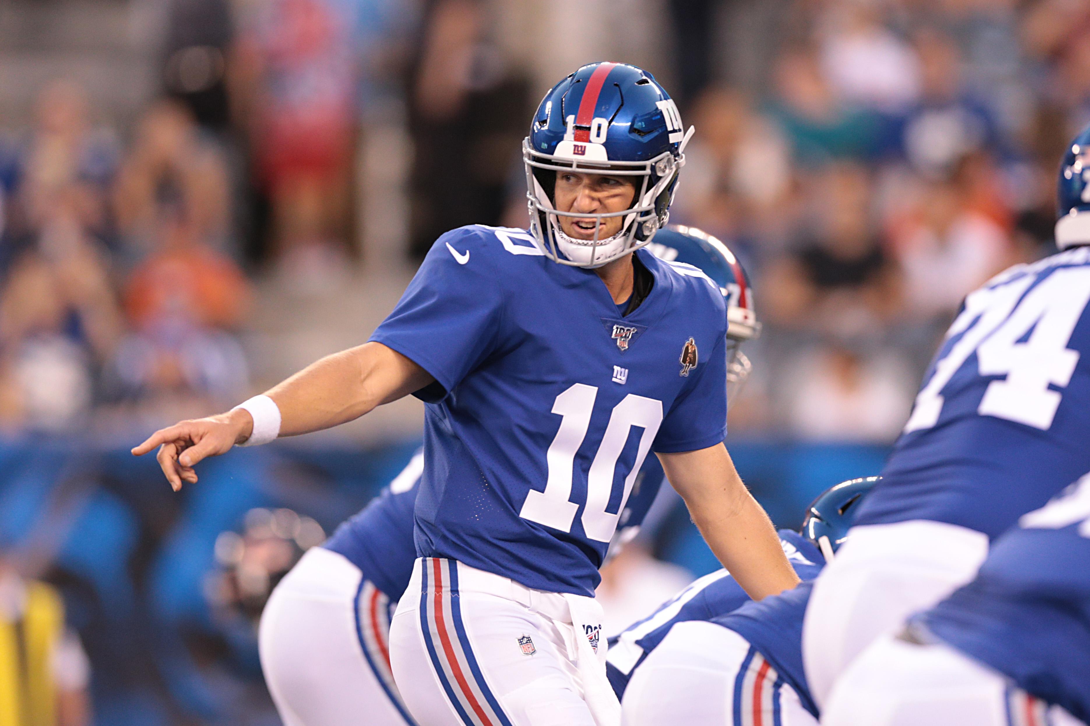 Giants' Eli Manning and Daniel Jones put up strong first-half performances vs. Bears