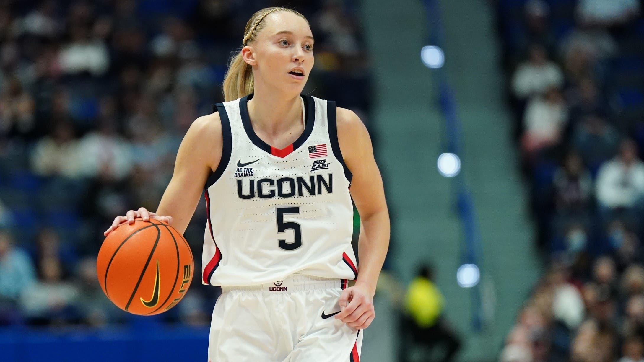 Nov 7, 2024; Storrs, Connecticut, USA; UConn Huskies guard Paige Bueckers (5) returns the ball against the Boston University Terriers in the first half at Harry A. Gampel Pavilion. / David Butler II-Imagn Images