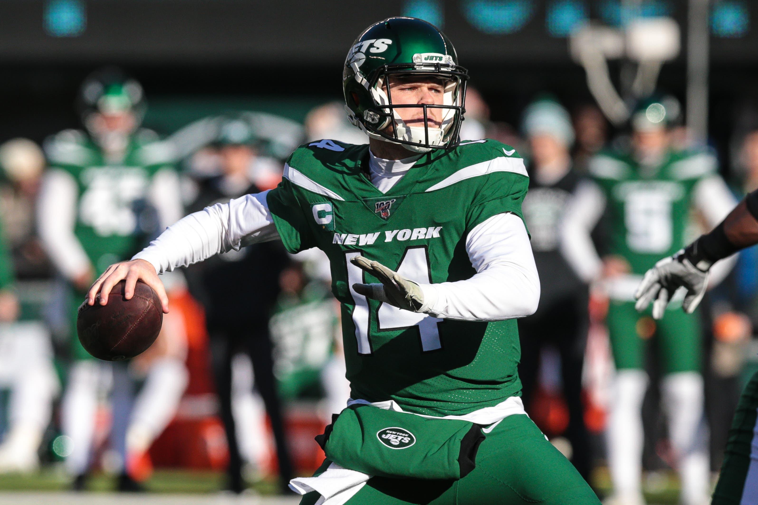 Dec 22, 2019; East Rutherford, New Jersey, USA; New York Jets quarterback Sam Darnold (14) drops back to pass during the first quarter against the Pittsburgh Steelers at MetLife Stadium. Mandatory Credit: Vincent Carchietta-USA TODAY Sports / Vincent Carchietta