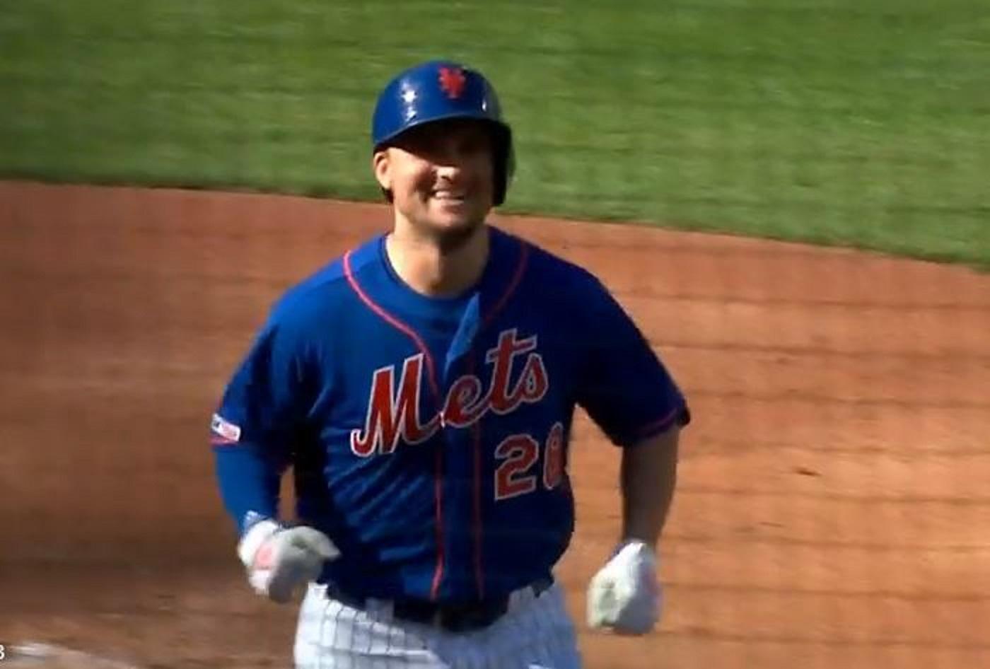 WATCH: J.D. Davis gives Mets 3-1 lead with homer