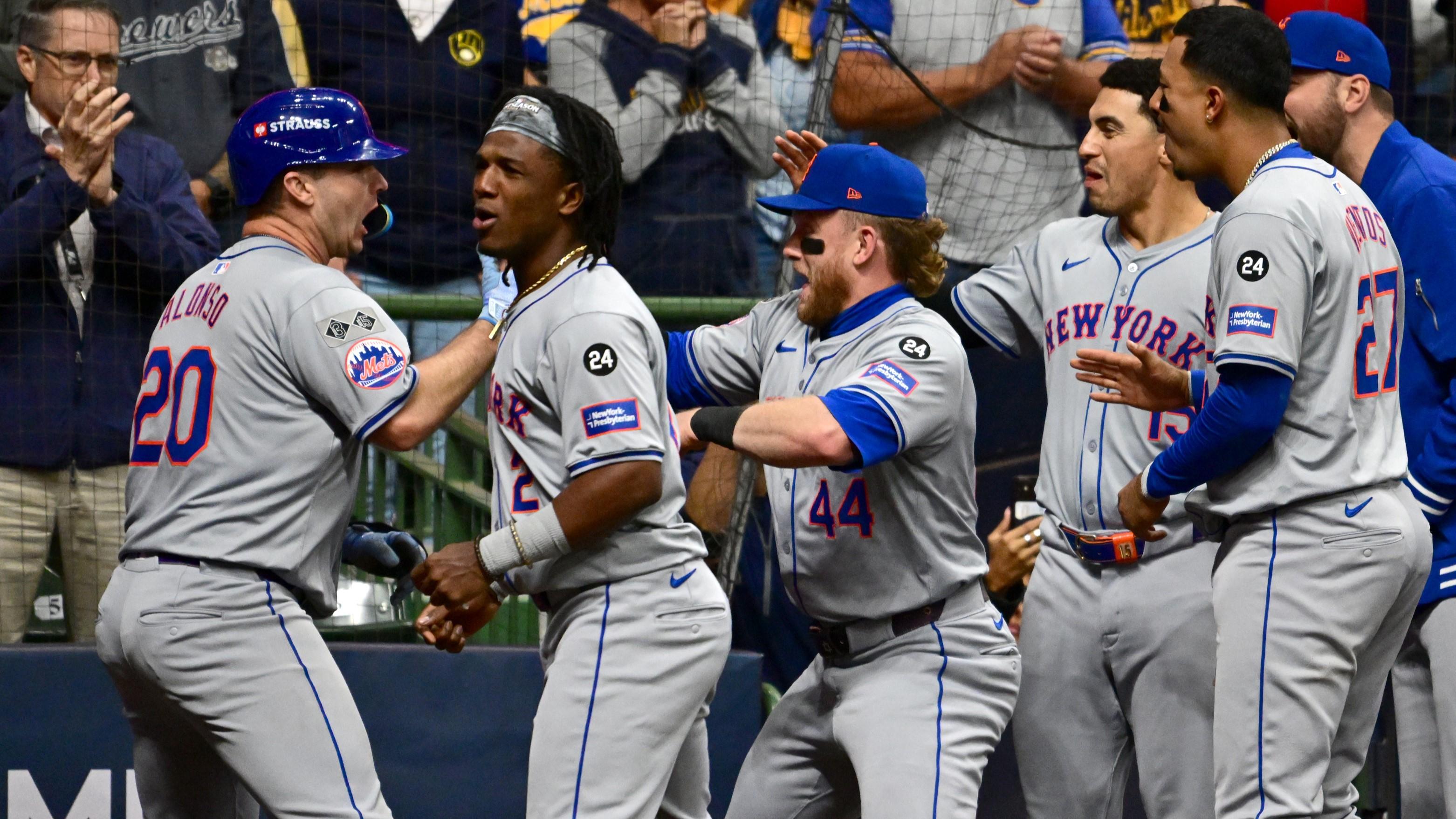 SEE IT: Mets fans at Citi Field watch party react to Pete Alonso's go-ahead home run