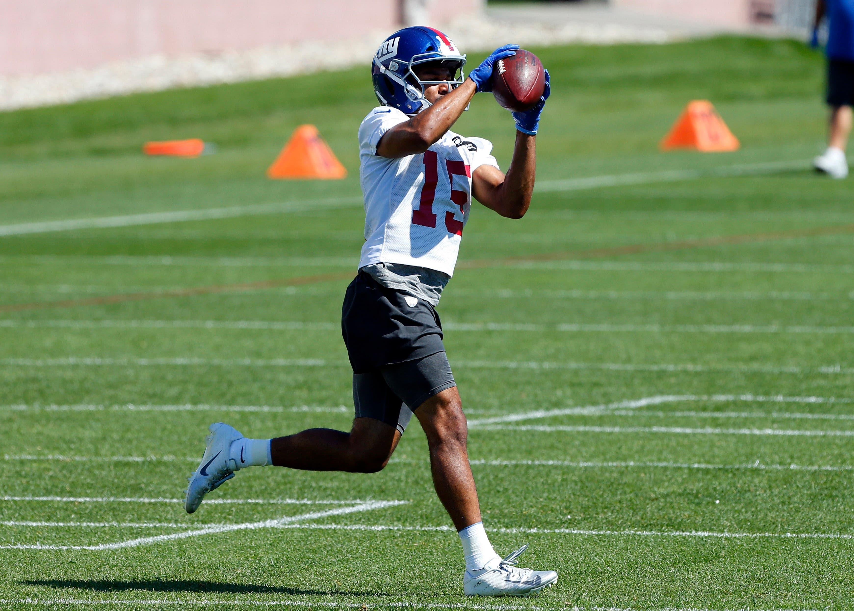 Jun 4, 2019; East Rutherford, NJ, USA; New York Giants wide receiver Golden Tate makes a catch during mini camp at Quest Diagnostic Training Center. Mandatory Credit: Noah K. Murray-USA TODAY Sports / Noah K. Murray