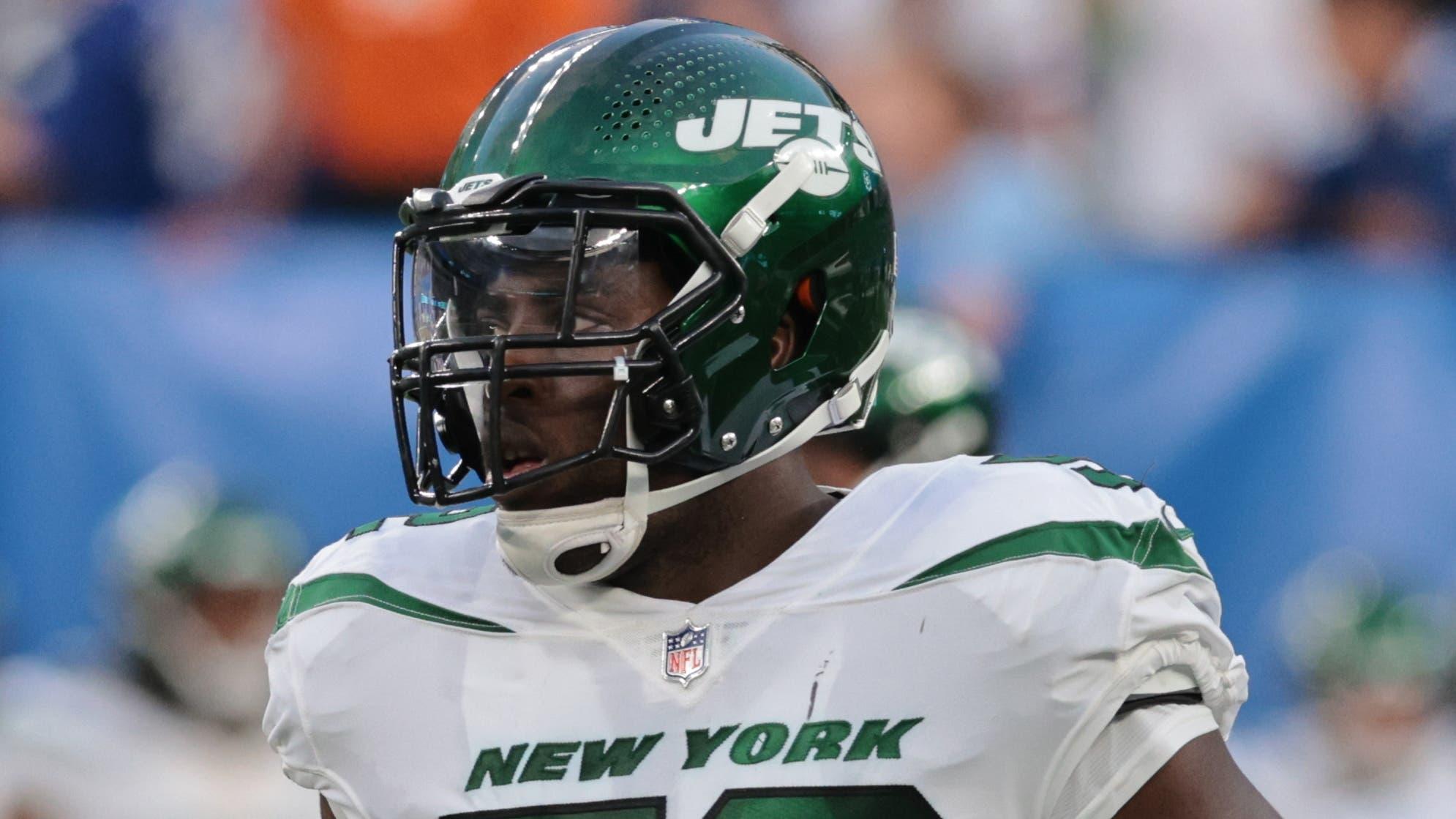 New York Jets middle linebacker Jarrad Davis (52) before the game against the New York Giants at MetLife Stadium. / Vincent Carchietta-USA TODAY Sports