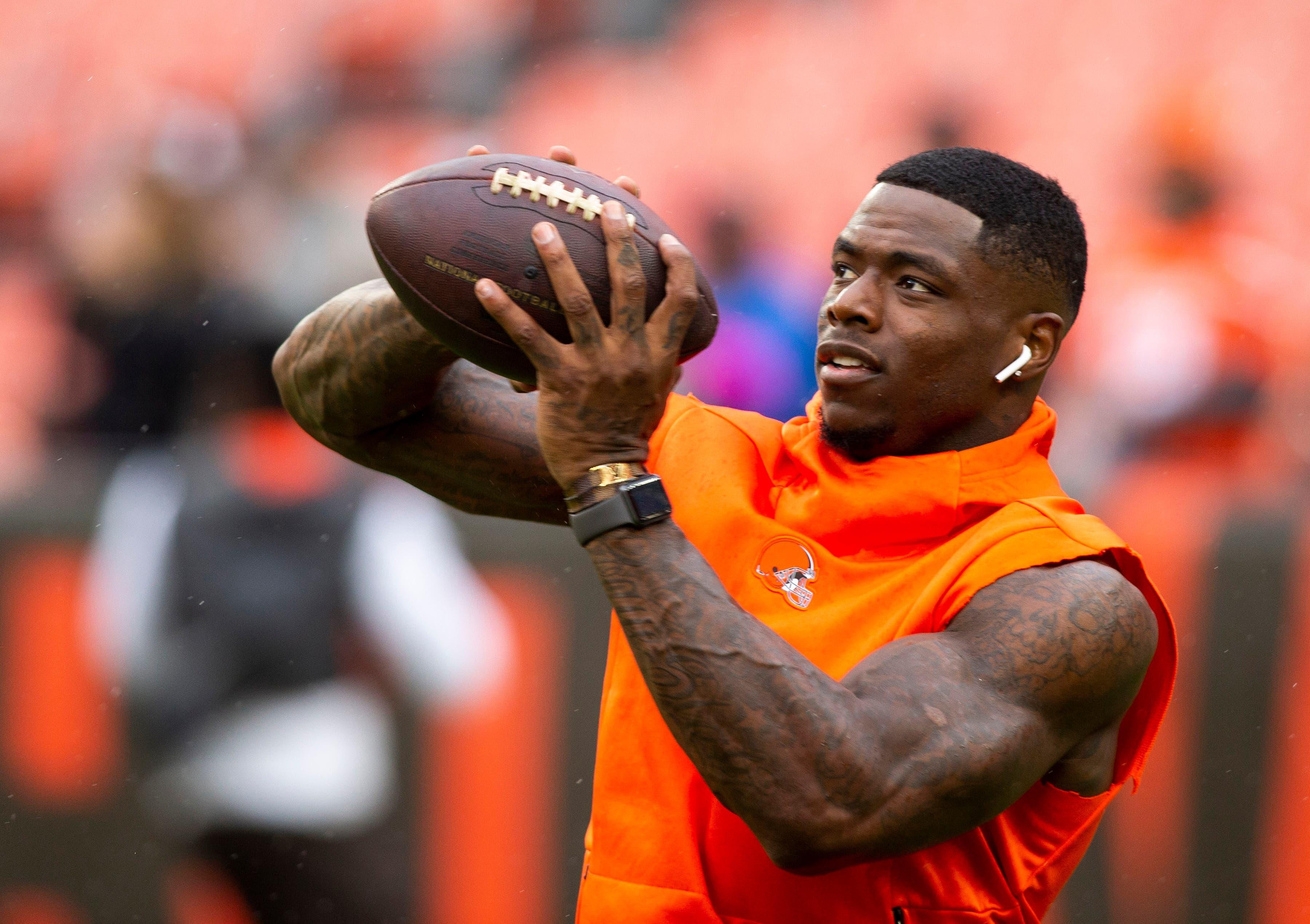 Josh Gordon (12) Mandatory Credit: Scott R. Galvin-USA TODAY Sports / Scott Galvin