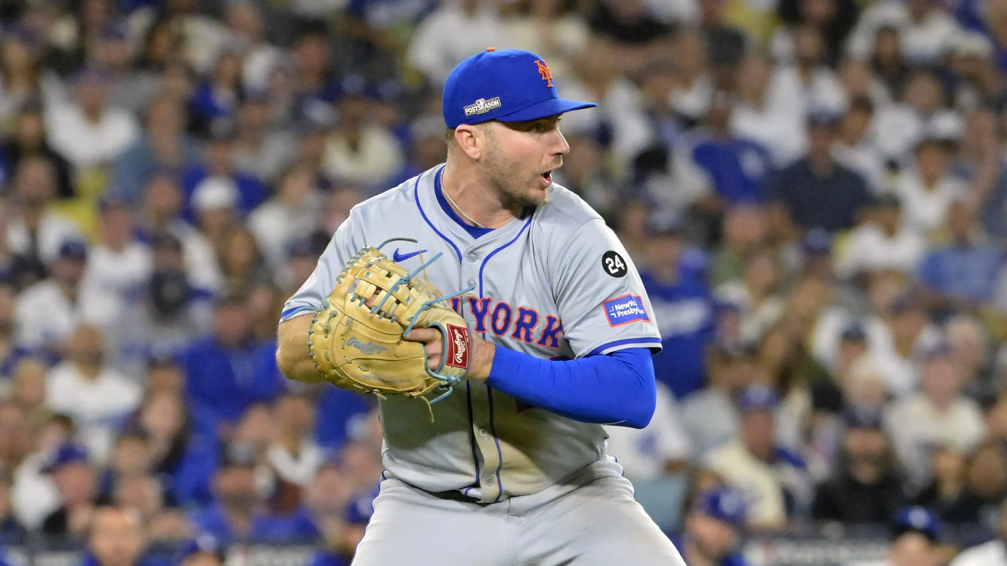 Oct 20, 2024; Los Angeles, California, USA; New York Mets first baseman Pete Alonso (20) fields the ball hit by Los Angeles Dodgers second baseman Chris Taylor (not pictured) in the sixth inning during game six of the NLCS for the 2024 MLB playoffs at Dodger Stadium. Mandatory Credit: Jayne Kamin-Oncea-Imagn Images / © Jayne Kamin-Oncea-Imagn Images