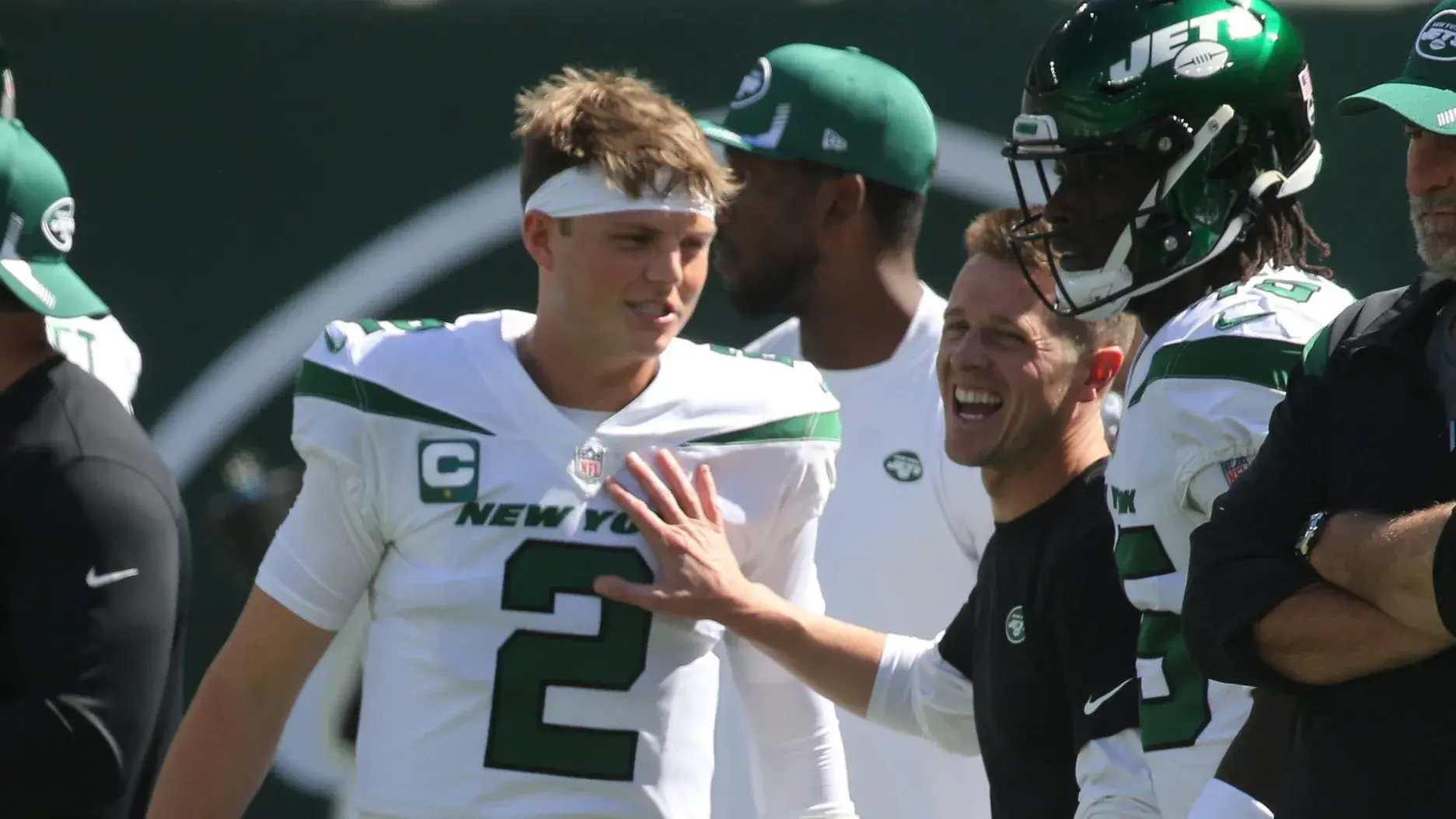 Jets quarterback Zach Wilson and offensive coordinator Mike Lafleur before the New England Patriots played the NY Jets at MetLife Stadium in East Rutherford, NJ on September 19, 2021. The New England Patriots Came To Play The Ny Jets At Metlife Stadium In East Rutherford Nj On September 19 2021 / Chris Pedota, NorthJersey.com via Imagn Content Services, LLC