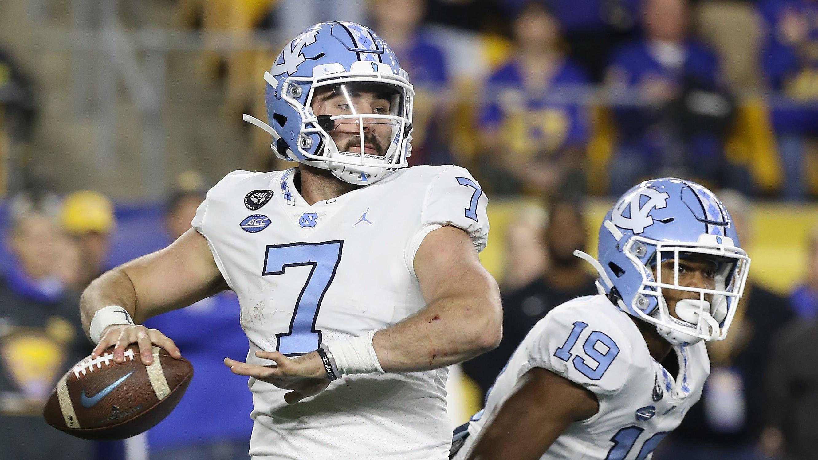 Nov 11, 2021; Pittsburgh, Pennsylvania, USA; North Carolina Tar Heels quarterback Sam Howell (7) passes against the Pittsburgh Panthers during the first quarter at Heinz Field. / Charles LeClaire-USA TODAY Sports