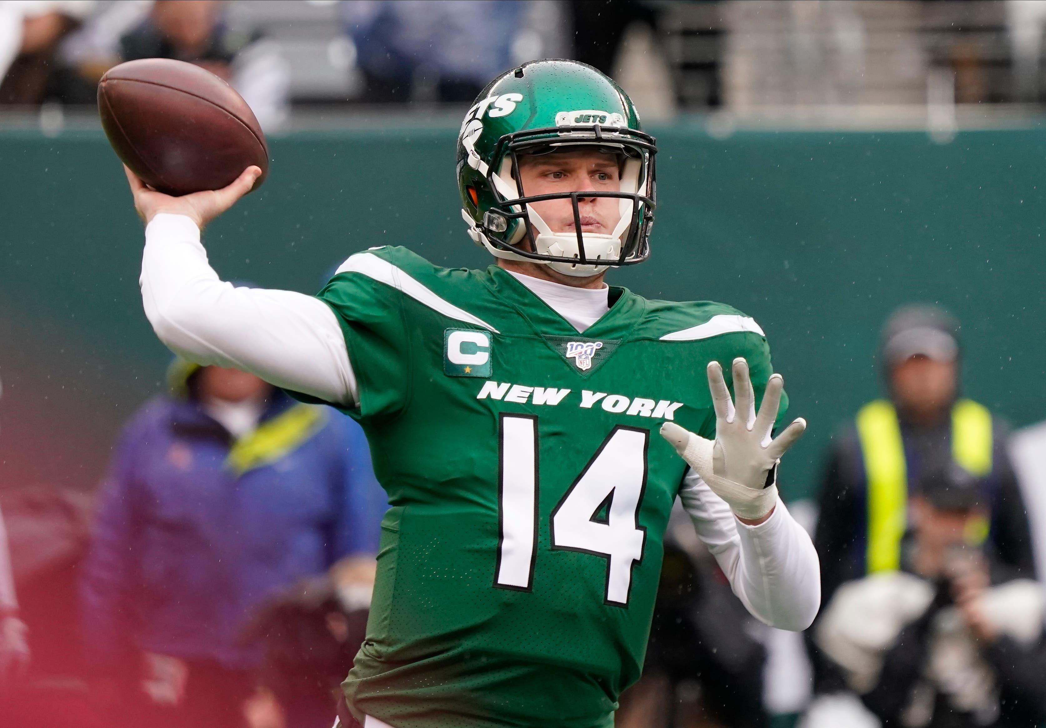 Nov 24, 2019; East Rutherford, NJ, USA; New York Jets quarterback Sam Darnold (14) throws in the first half against the Oakland Raiders at MetLife Stadium. Mandatory Credit: Robert Deutsch-USA TODAY Sportsundefined