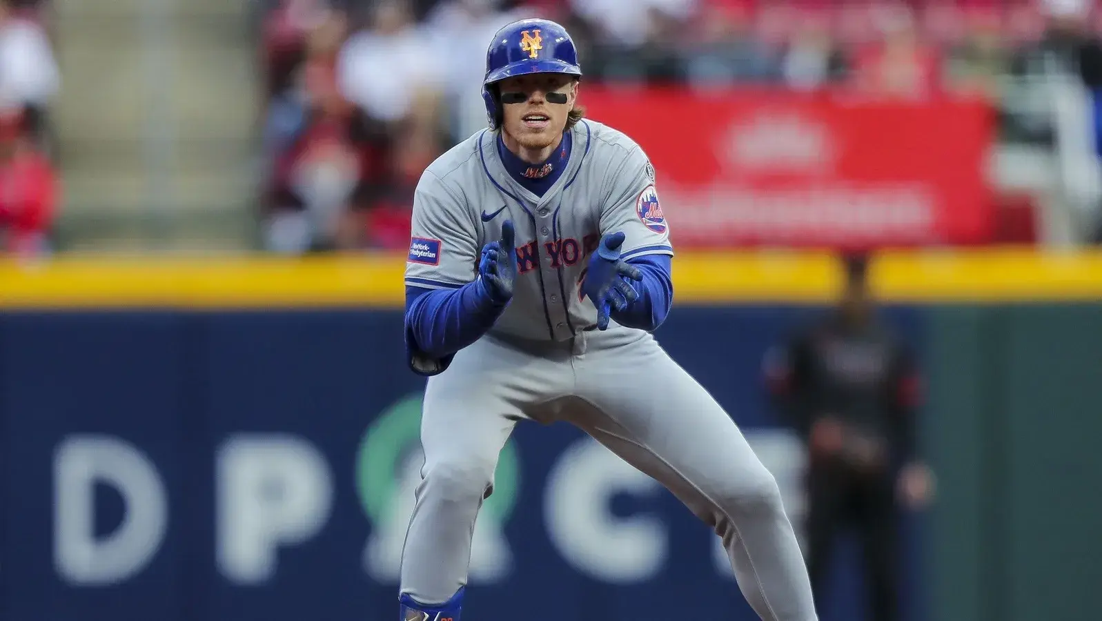 New York Mets third baseman Brett Baty (22) reacts after a play against the Cincinnati Reds in the first inning at Great American Ball Park. / Katie Stratman-USA TODAY Sports