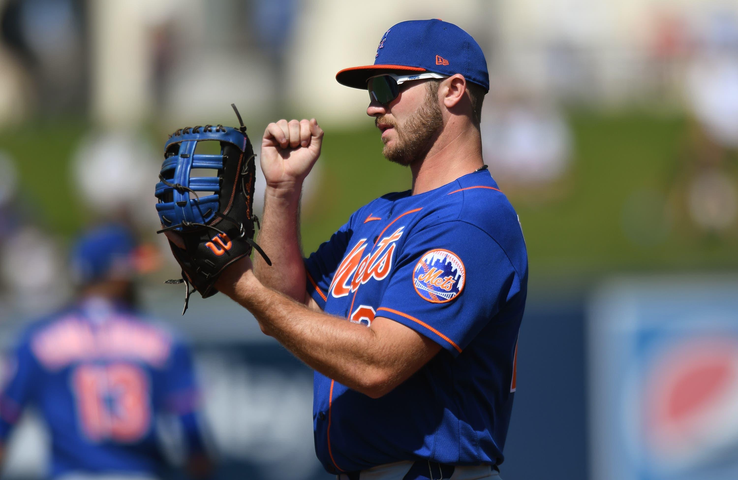 Feb 29, 2020; West Palm Beach, Florida, USA; New York Mets first baseman Pete Alonso (20) takes first base against the Houston Astros at FITTEAM Ballpark of the Palm Beaches. Mandatory Credit: Jim Rassol-USA TODAY Sports / Jim Rassol