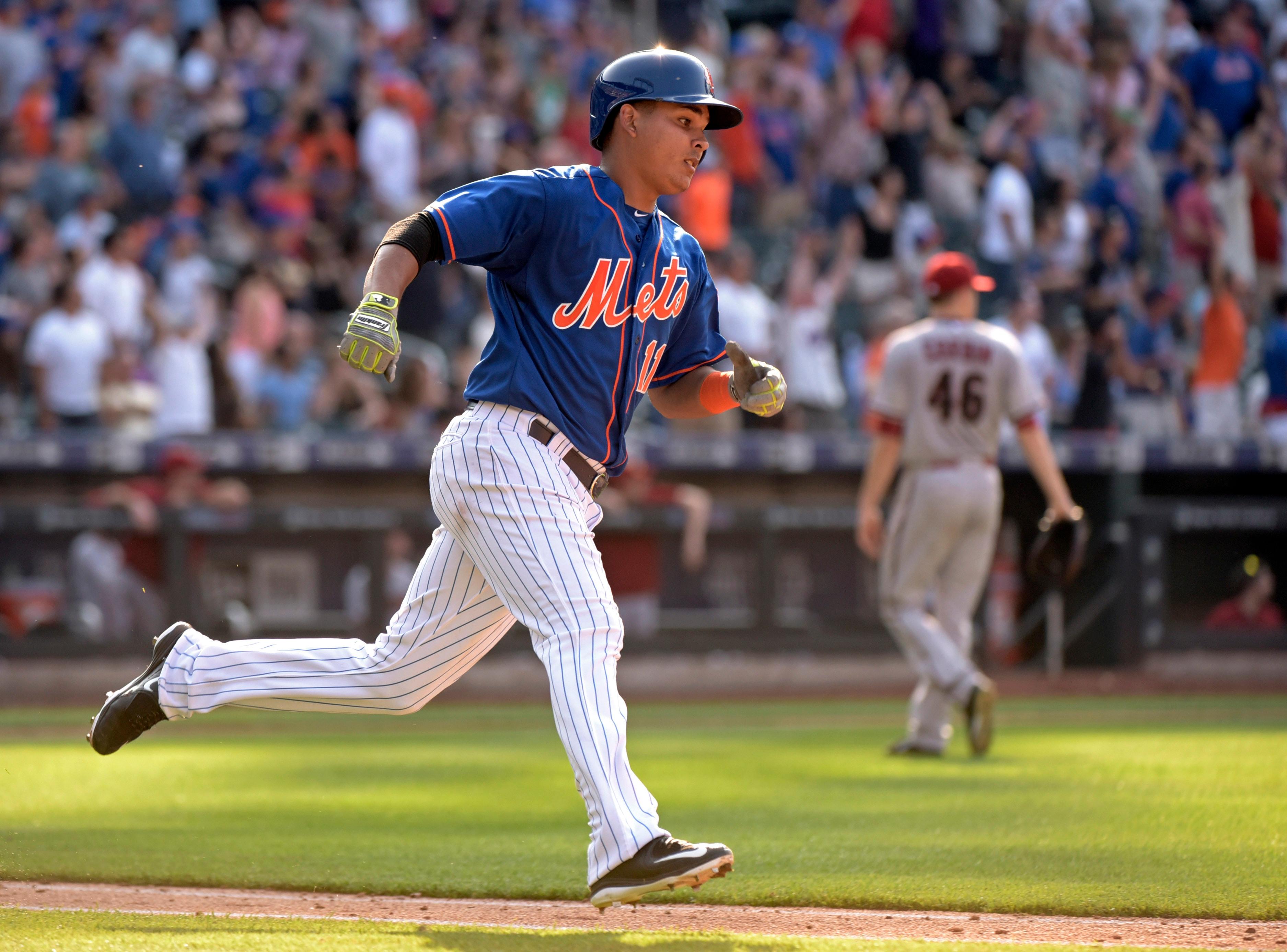 Tejada rounds the bases after hitting a home run in the sixth. The Mets won, 4-2.