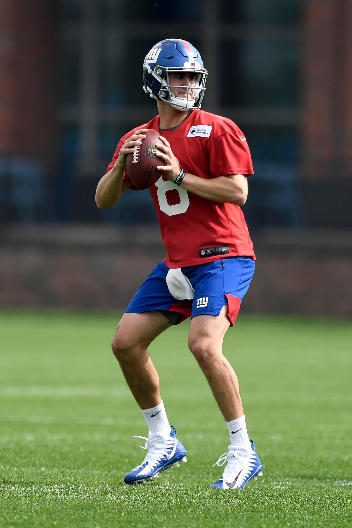 New York Giants quarterback draft pick Daniel Jones looks to pass during a drill during rookie minicamp at Quest Diagnostics Training Center.