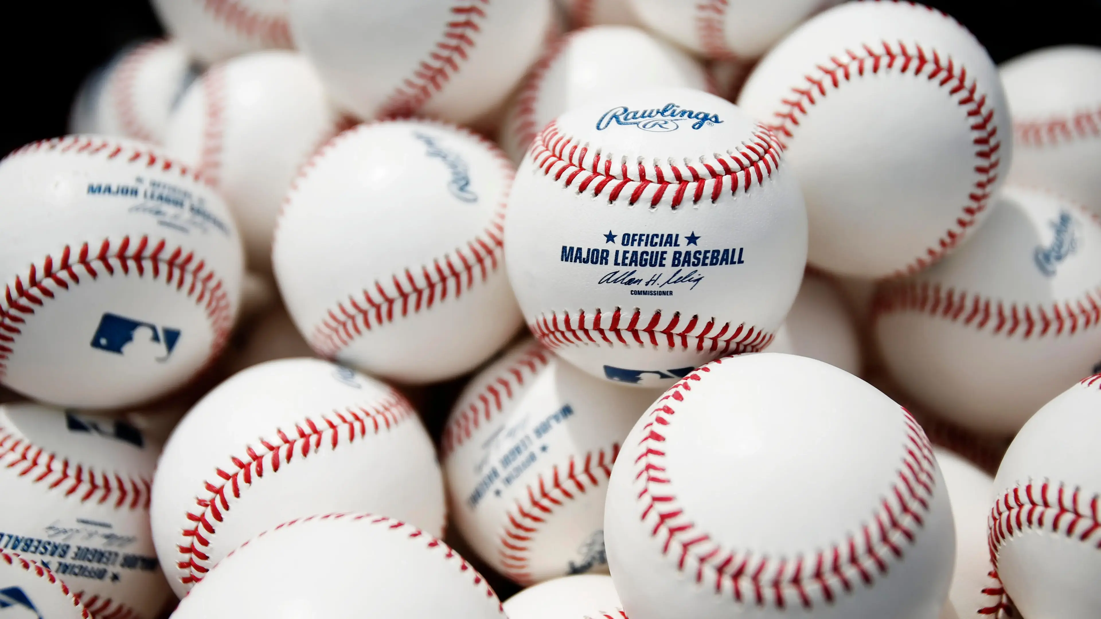 Baseball glove, bat and ball / Chris Humphreys-USA TODAY Sports