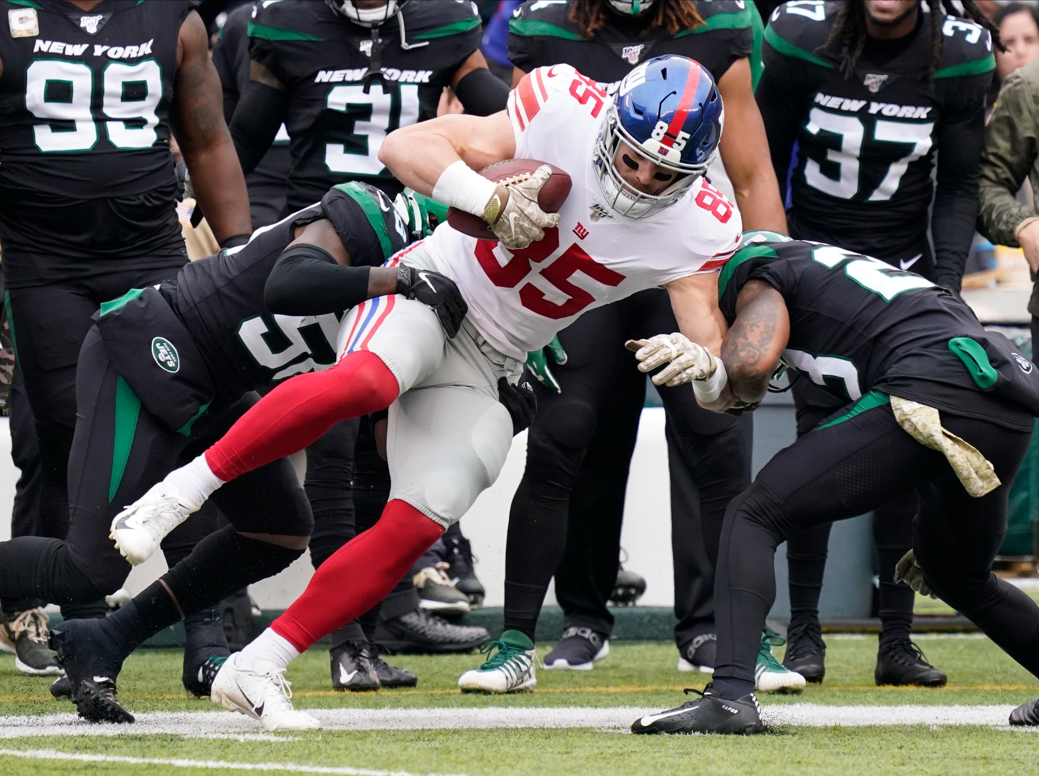 Nov 10, 2019; East Rutherford, NJ, USA; New York Giants tight end Rhett Ellison (85) on a 1st half 1st down reception against the Jets at MetLife Stadium. Mandatory Credit: Robert Deutsch-USA TODAY Sports