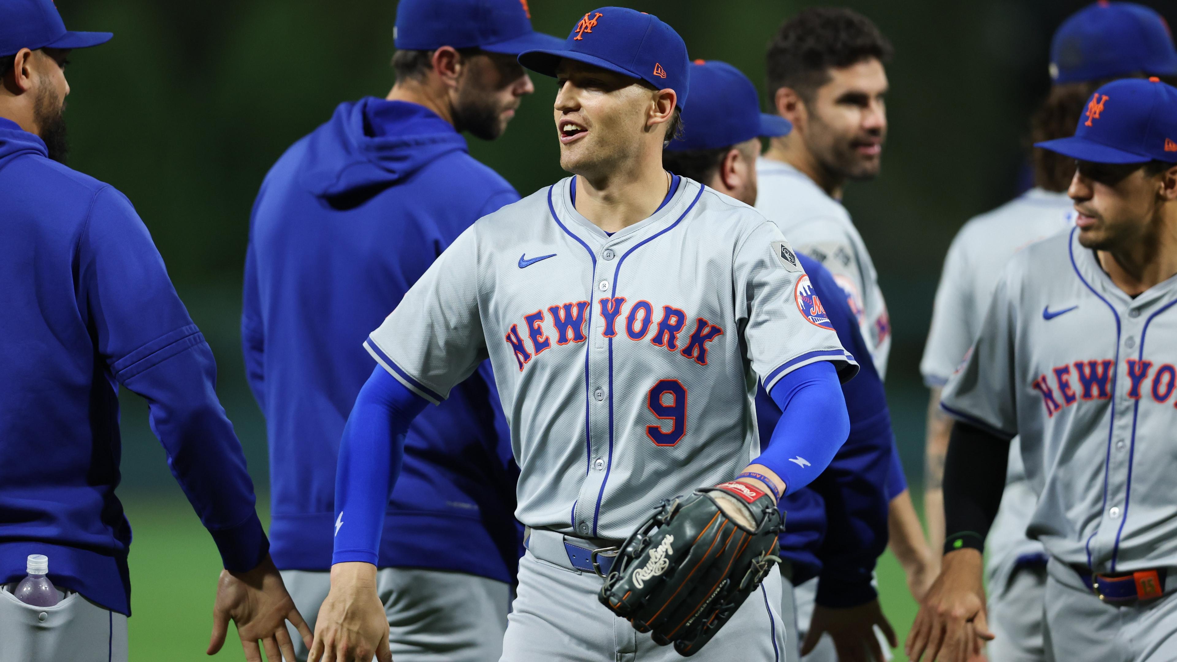 Mets embrace 'playoff' vibe of series at Phillies