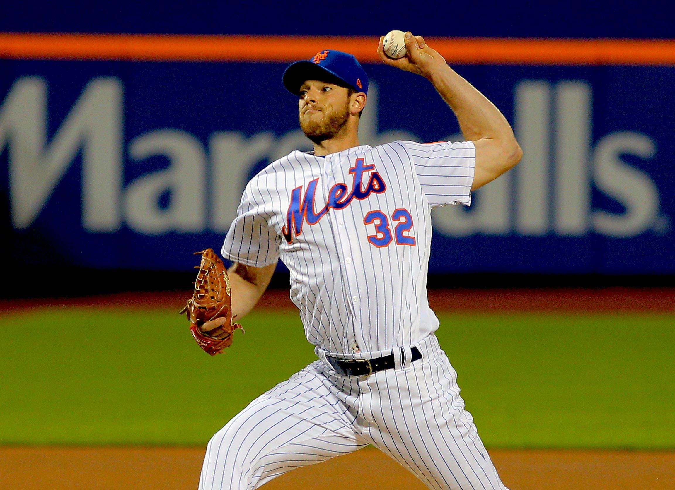 New York Mets starting pitcher Steven Matz pitches against the Philadelphia Phillies during the first inning at Citi Field. / Andy Marlin/USA TODAY Sports